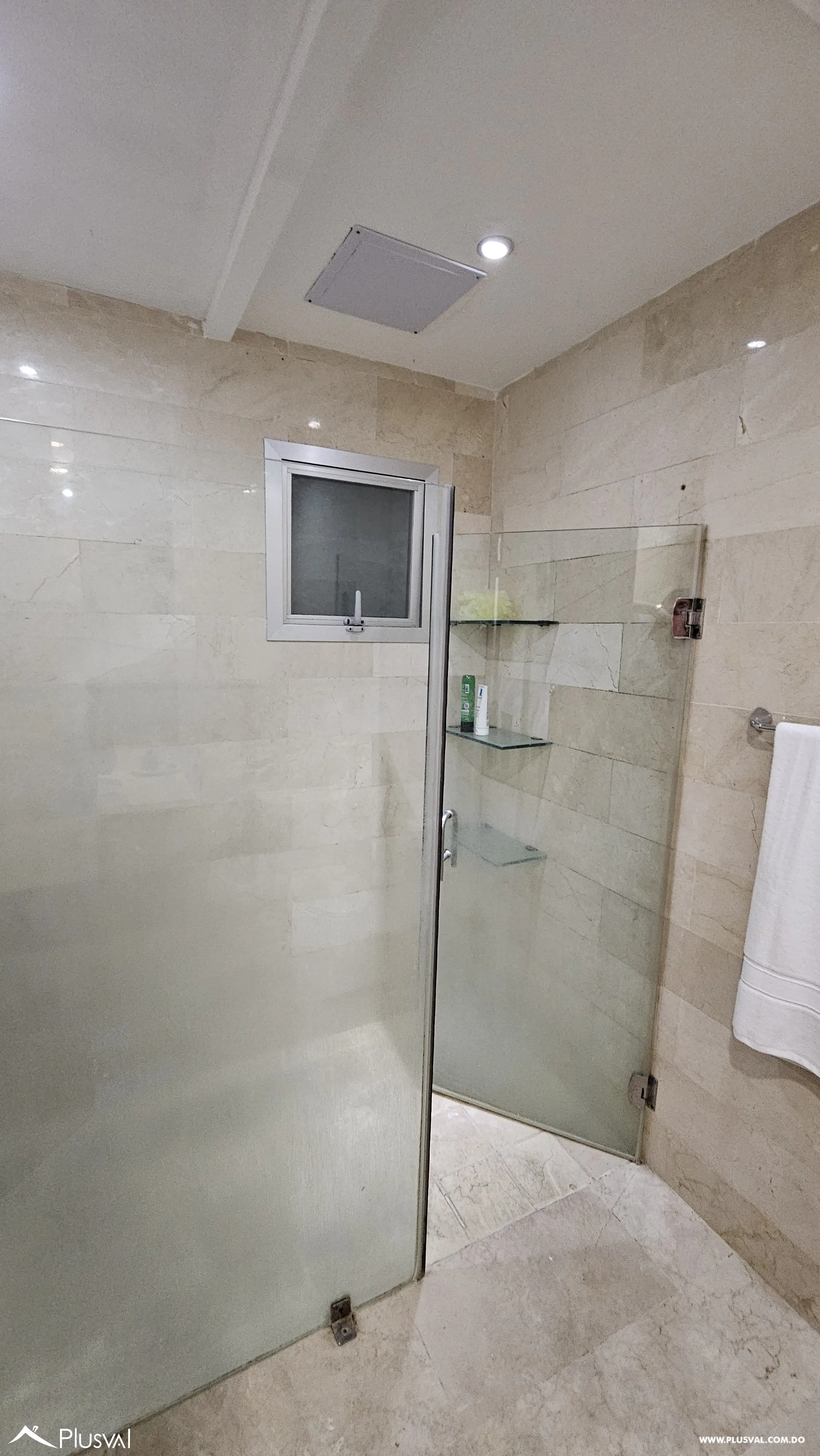 Torre amplia en el centro de Piantini 484163