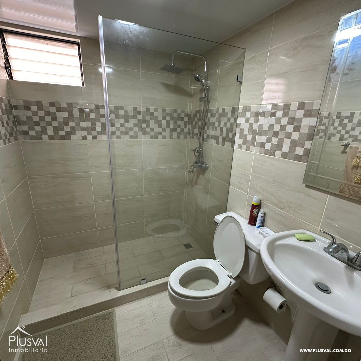 Apartamento 2do. Nivel en Evaristo Morales 388336