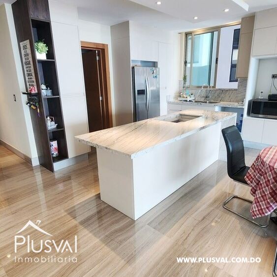 Se Alquila exclusivo Piso Alto con Vista al Mar 502403