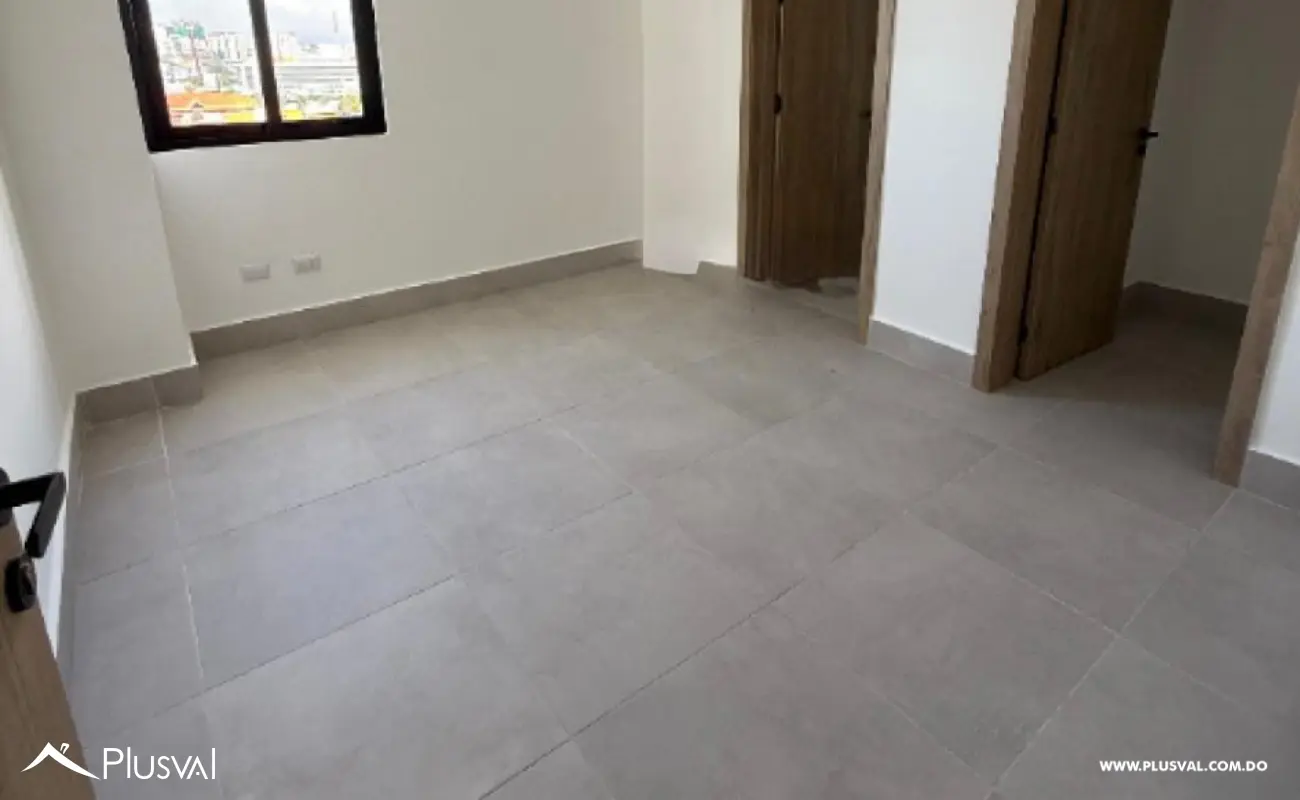 Venta de apartamento de 3 habitaciones con 3 parqueos en el sector de Naco 479072