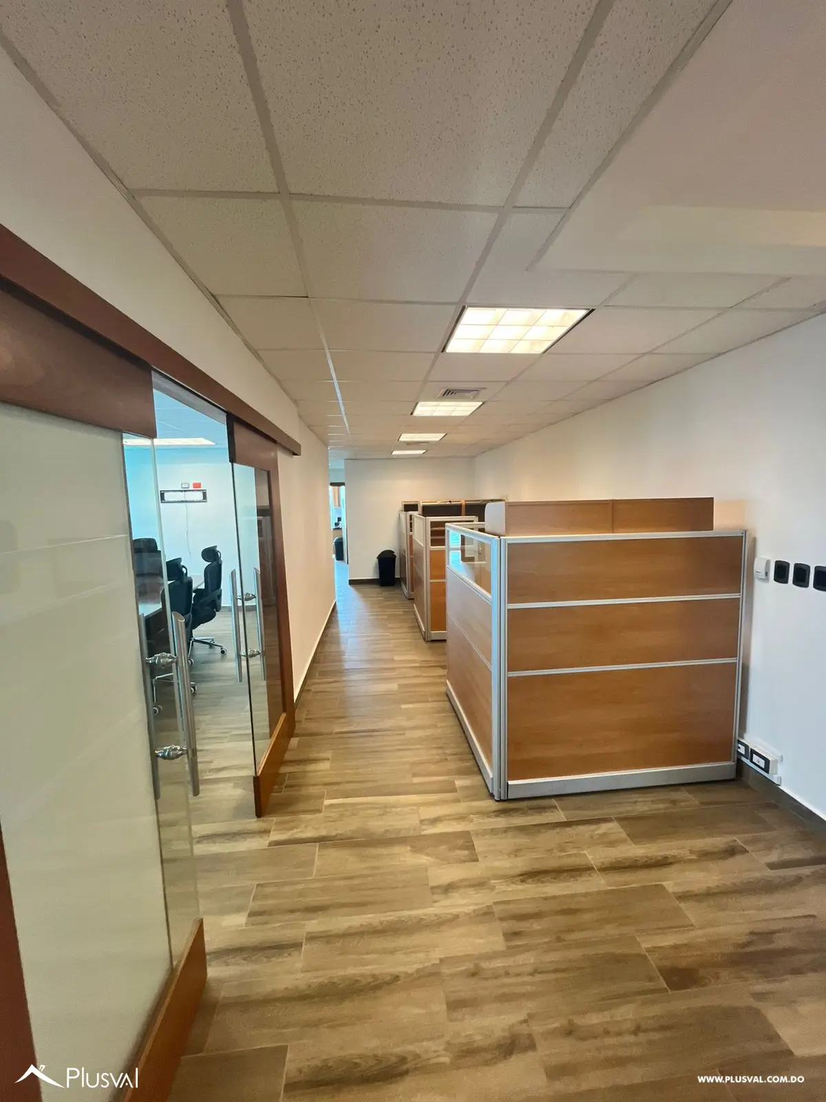 Local Oficinas Corporativas en La Esperilla 525010