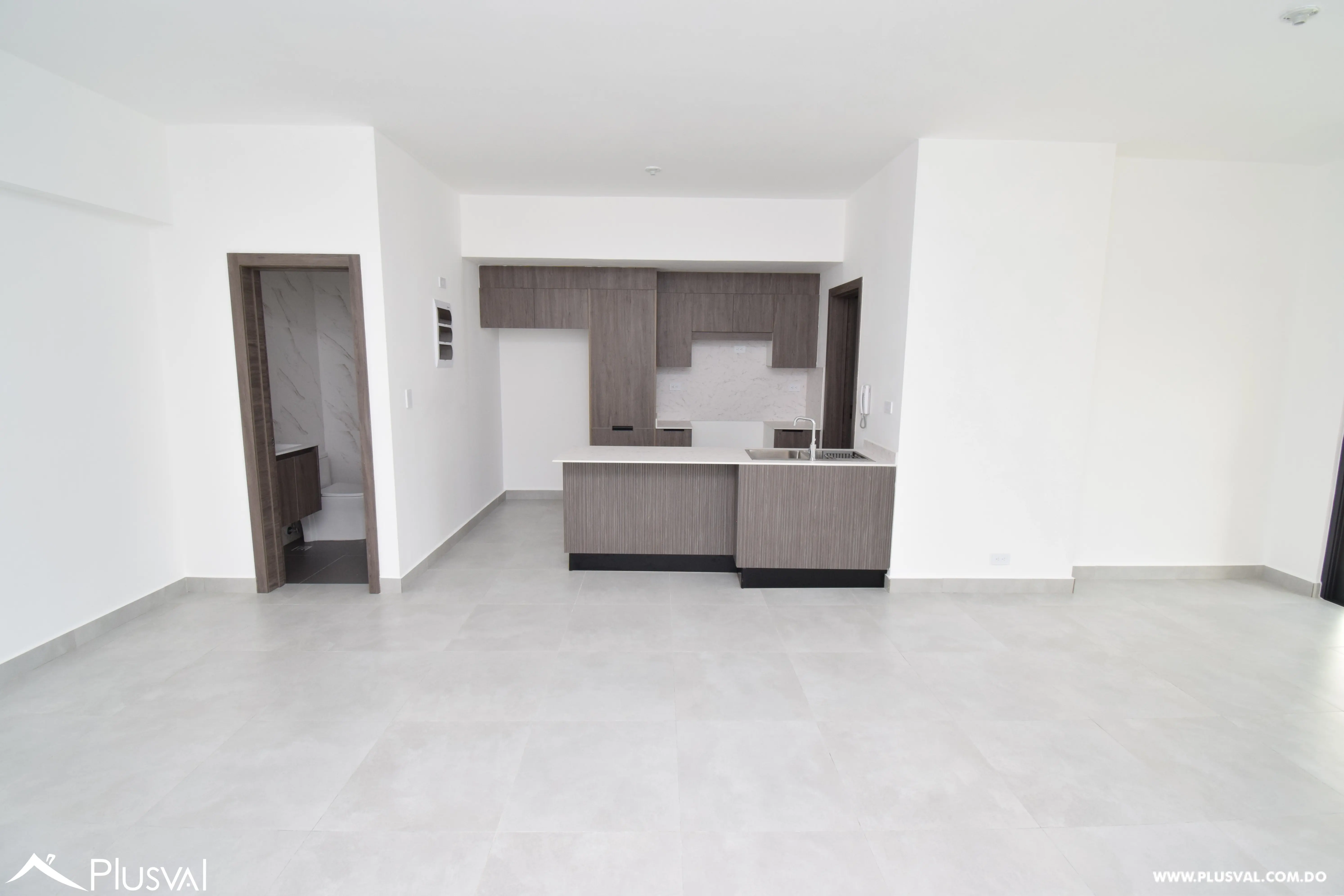 Apartamento  en alquiler vacio con muy buena distribución. 470568