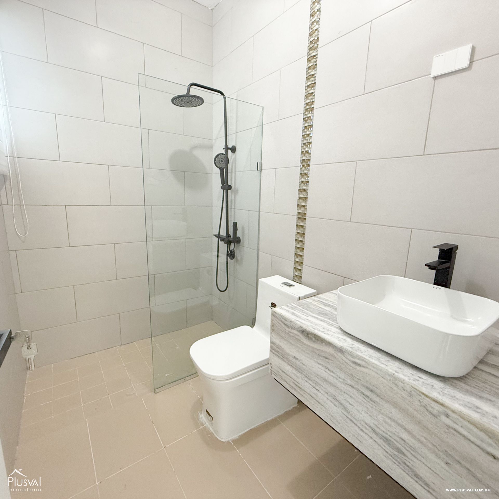 Venta de apartamento en Exclusiva Área de Santiago con parqueos techados. 397827