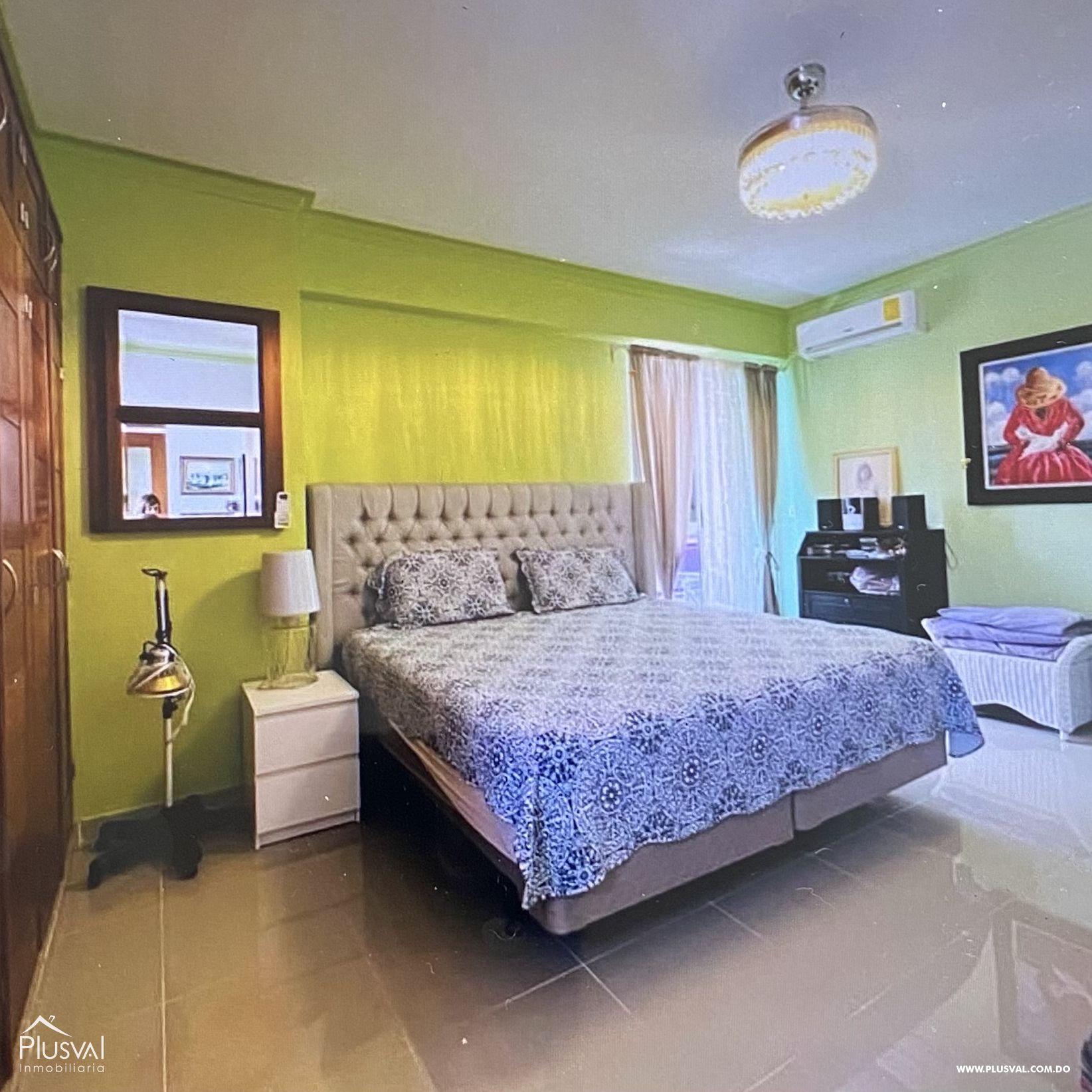 Amplio apartamento tipo penthouse en venta en renacimiento 379722