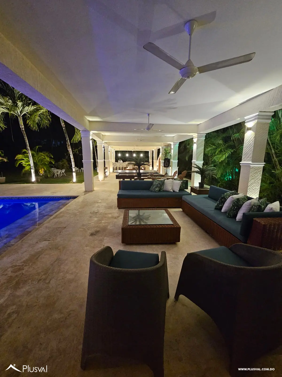 ¡Invierte en el Paraíso! Villa de Ensueño con Piscina y Amplio Patio 510094