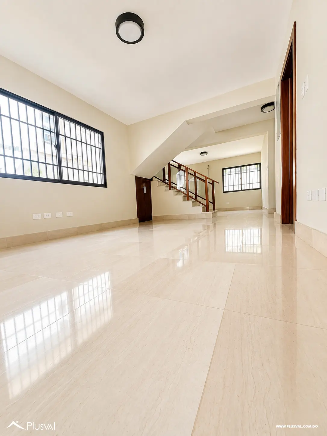 Casa en alquiler en Ensanche Paraíso | Uso residencial o comercial 520014