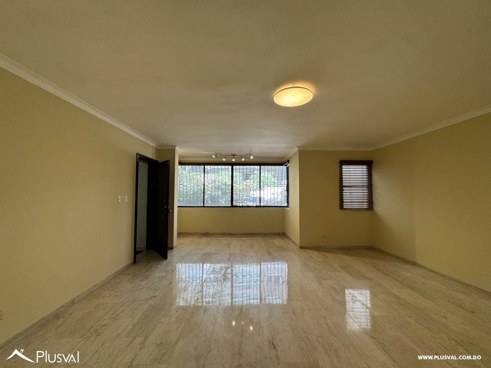Apartamento en alquiler en Bella Vista con terraza y patio privado – 3 habitaciones y 173 m² 514382