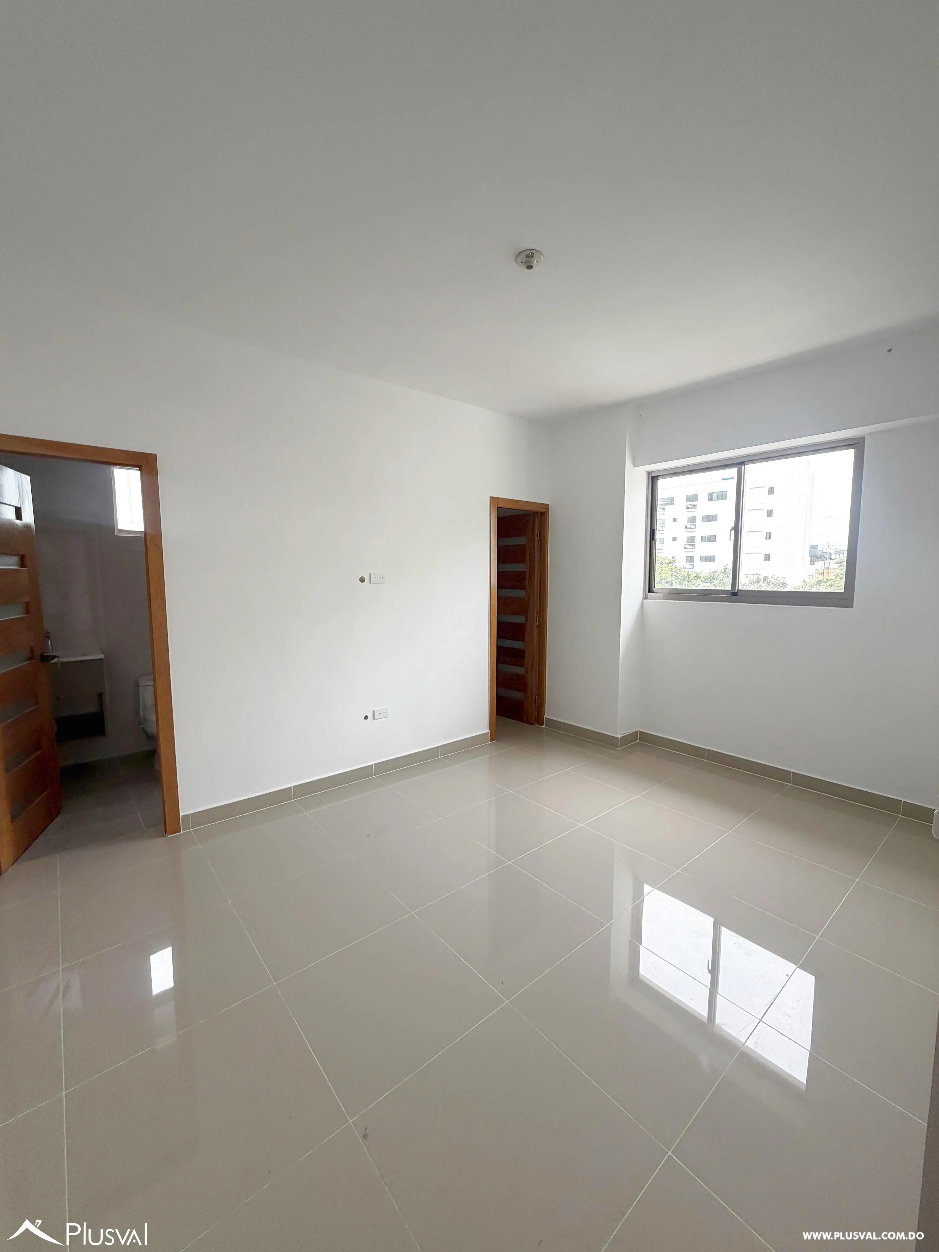 Apartamento en alquiler nuevo a estrenar de 2 habitaciones y 2 parqueos 512236