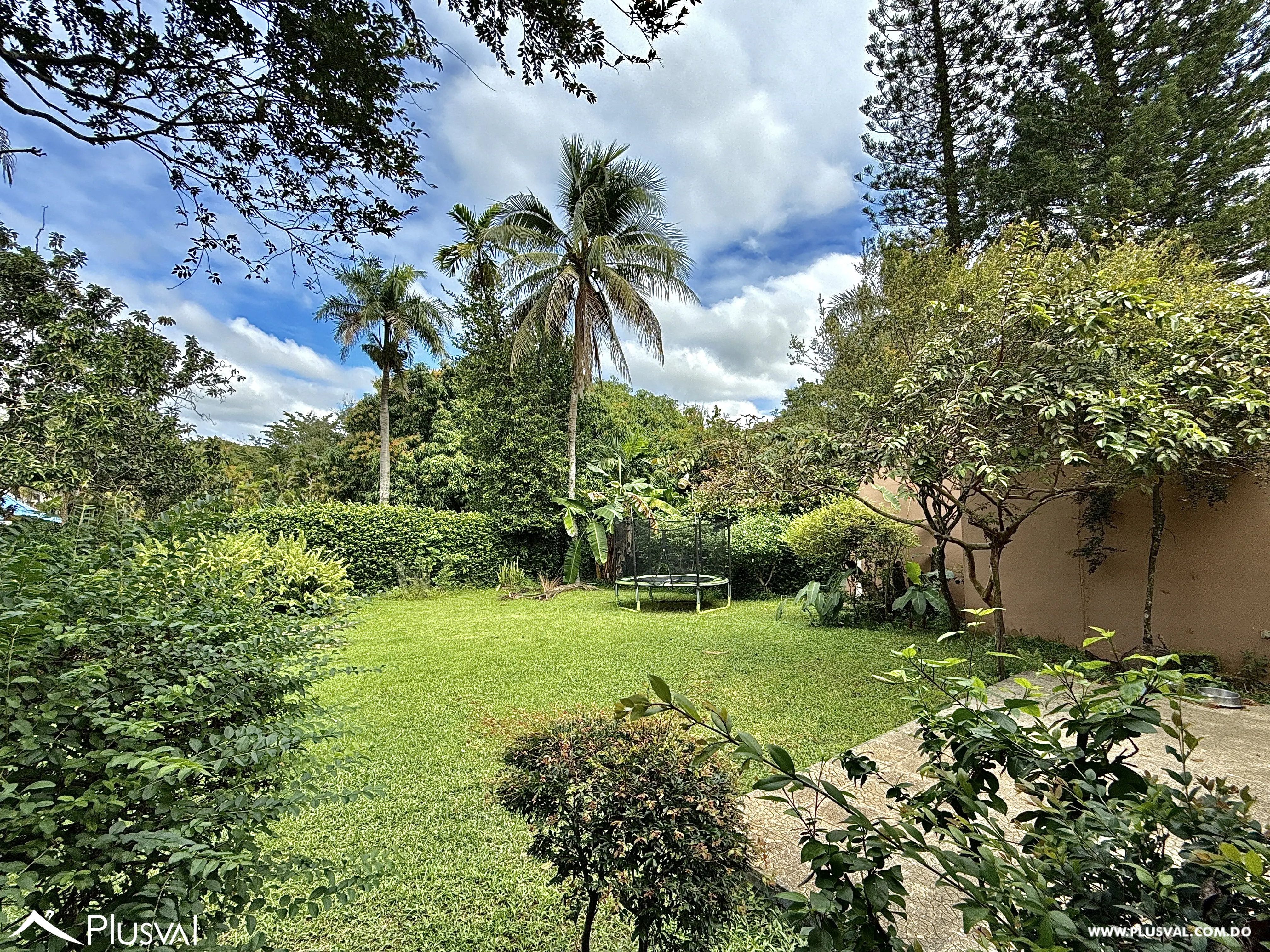 Exclusiva Residencia de Un nivel con Amplio Jardín y Patio en Cuesta Hermosa II 487486