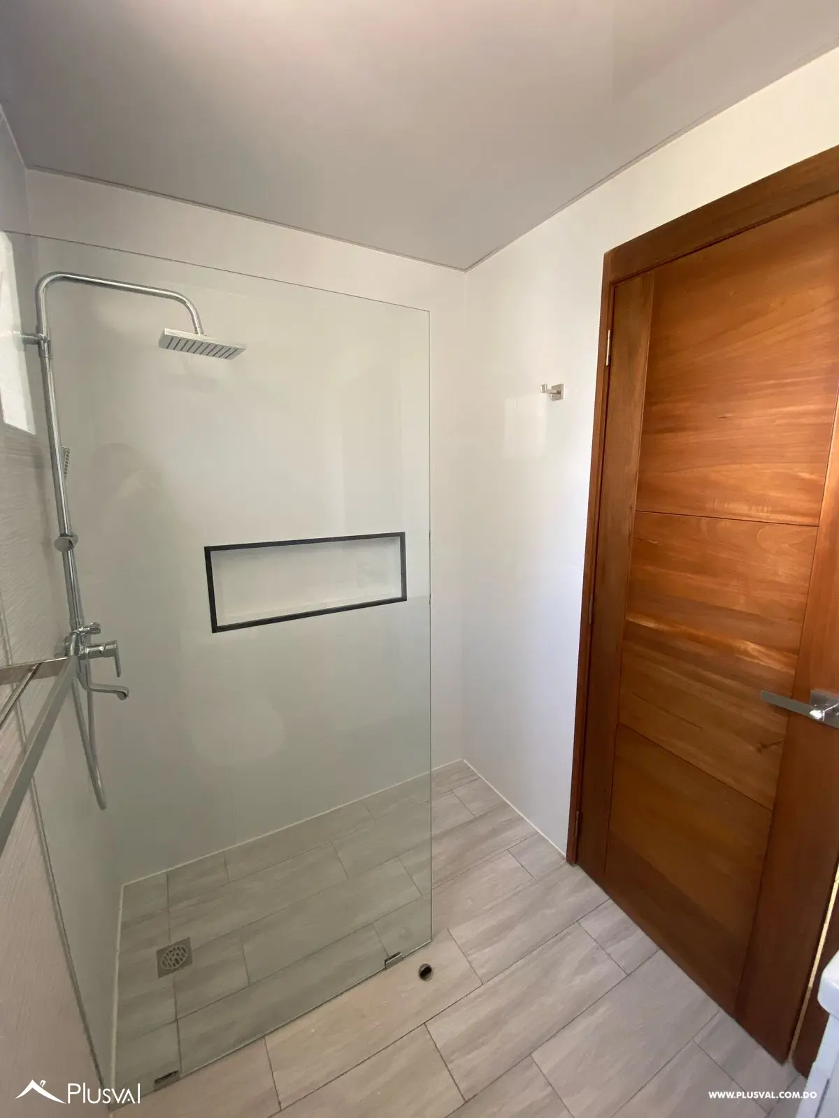 Moderno apartamento en cuarto nivel excelente iluminación natural y acceso a piscina en la Barranquita 465535