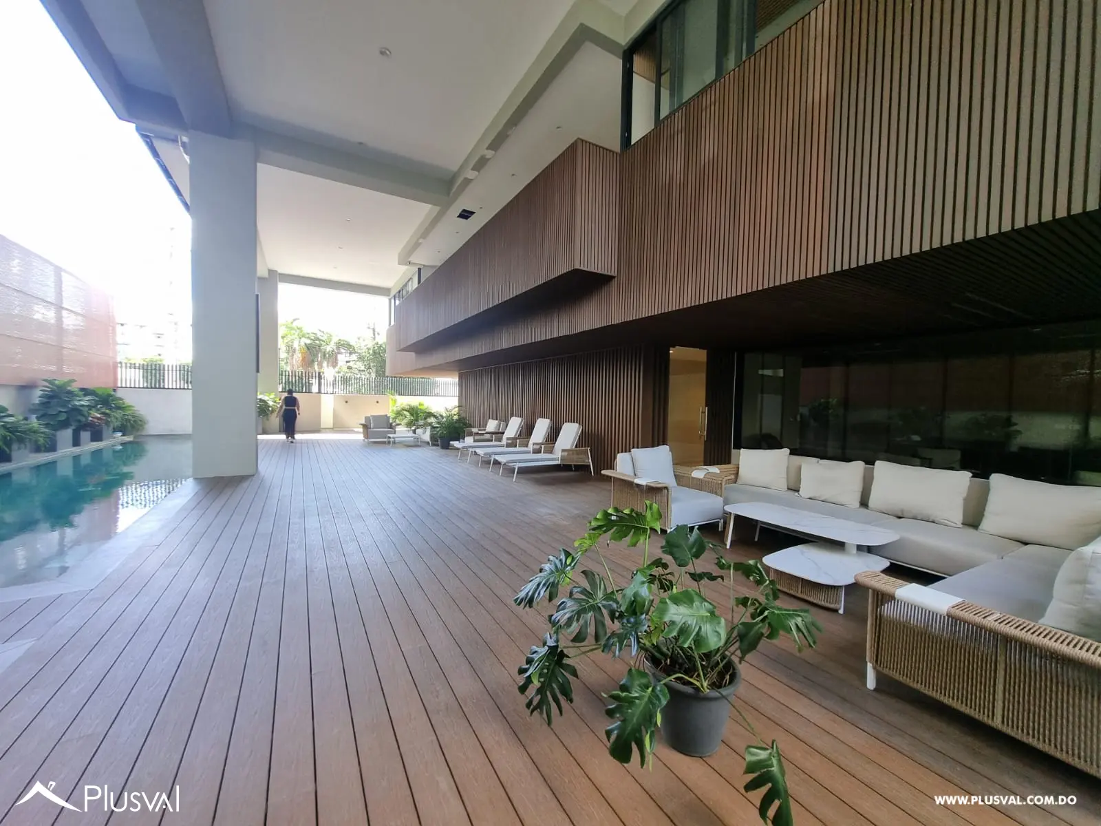 Apartamento en venta en Piantini piso 11 vista parcial al mar 504028