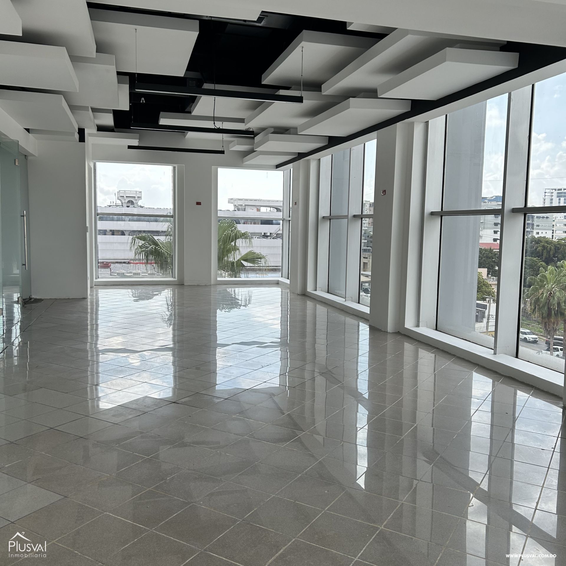 Alquiler de local comercial en Edificio Corporativo de Naco 411434