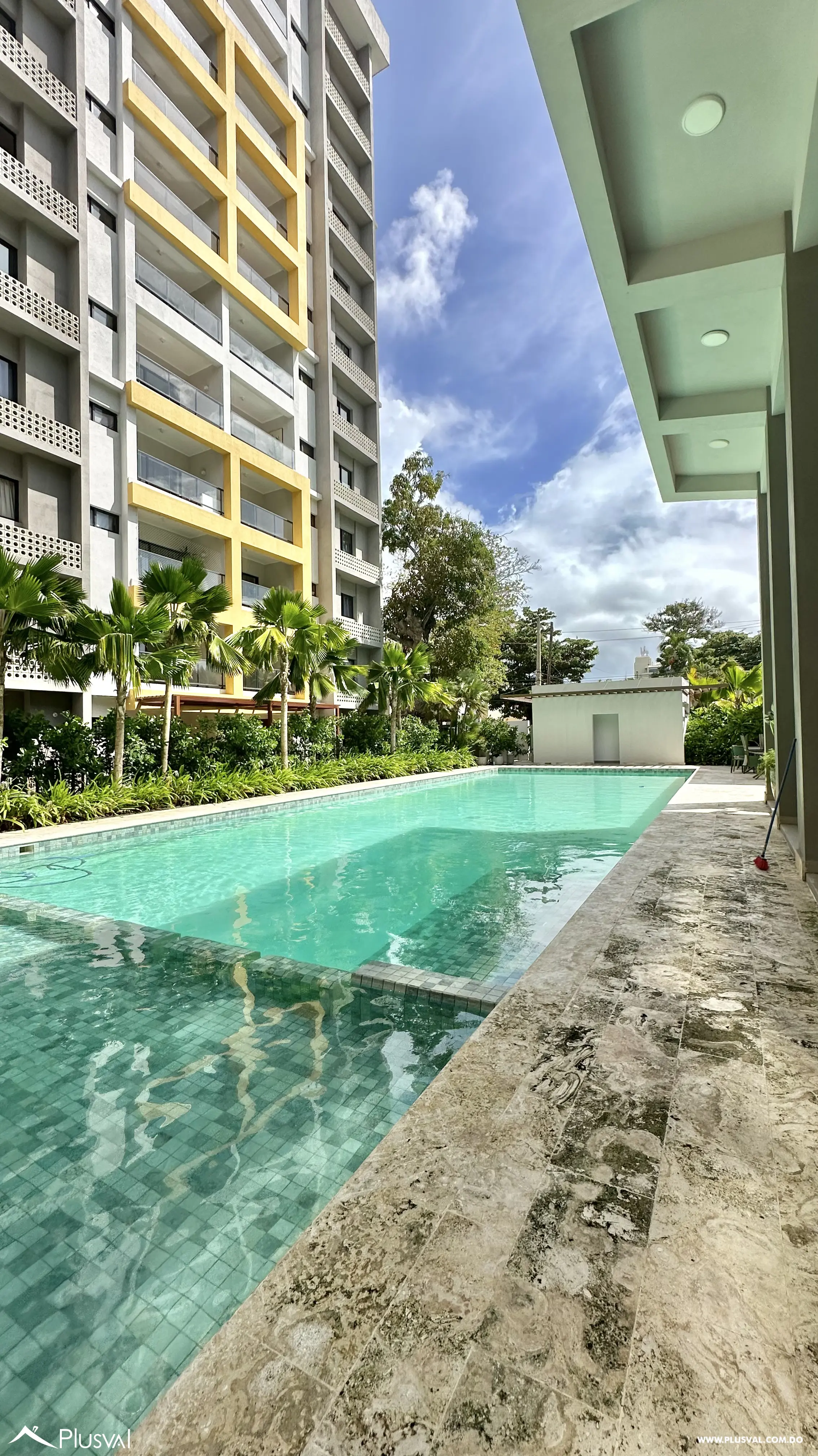 Apartamento en Alquiler en Gazcue – 2 Habitaciones, 2 Parqueos y Línea Blanca Incluida 476699