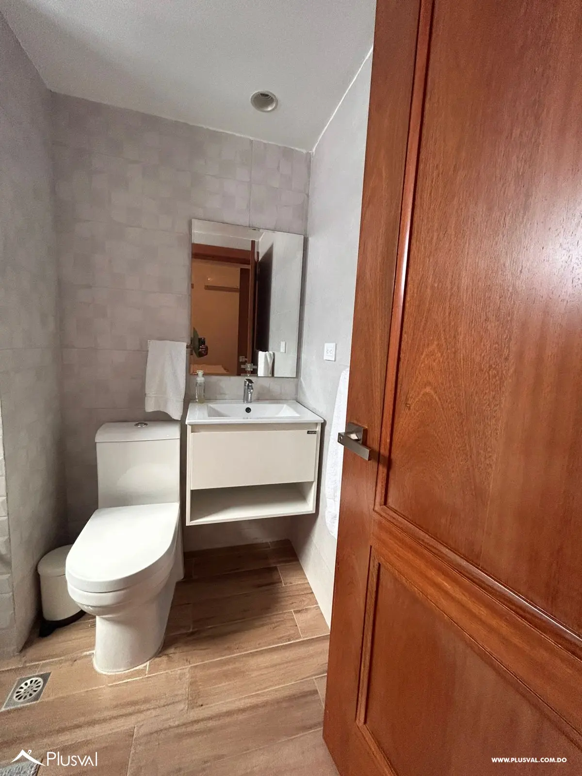 Amplio Apartamento en Venta En Naco 477263