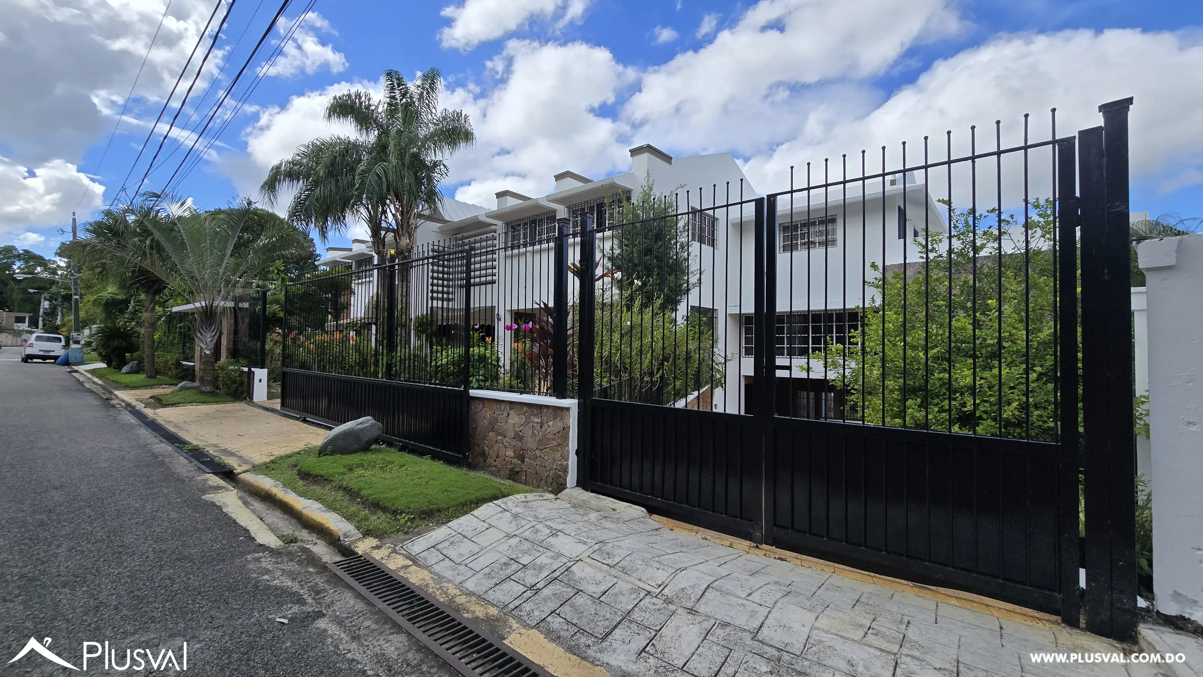 Un Hogar para Crear Recuerdos Inolvidables, Casa en Venta en Cuesta Hermosa I. 479596