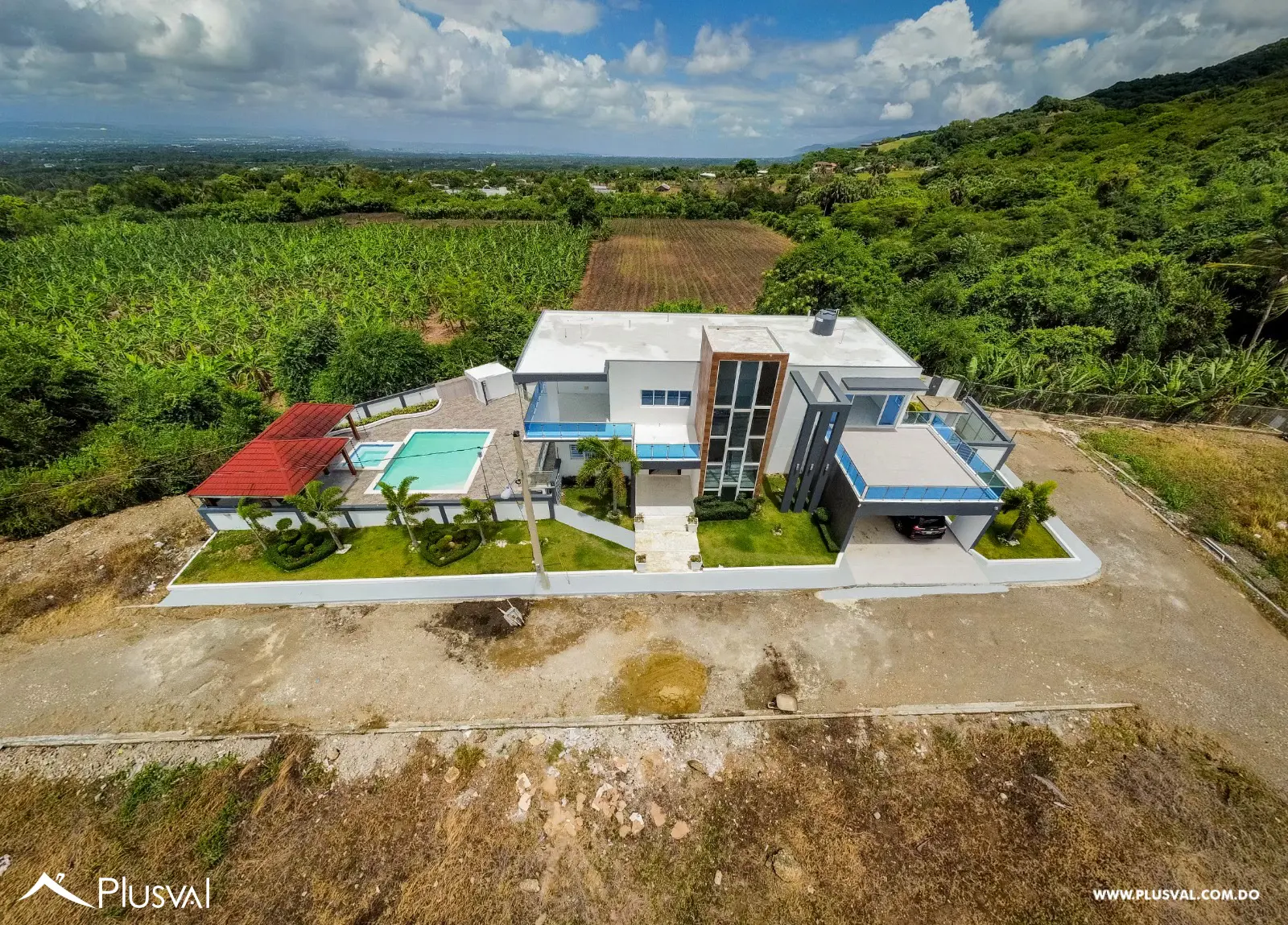 Villa de dos Niveles en Venta en Residencial Cerrado 520734