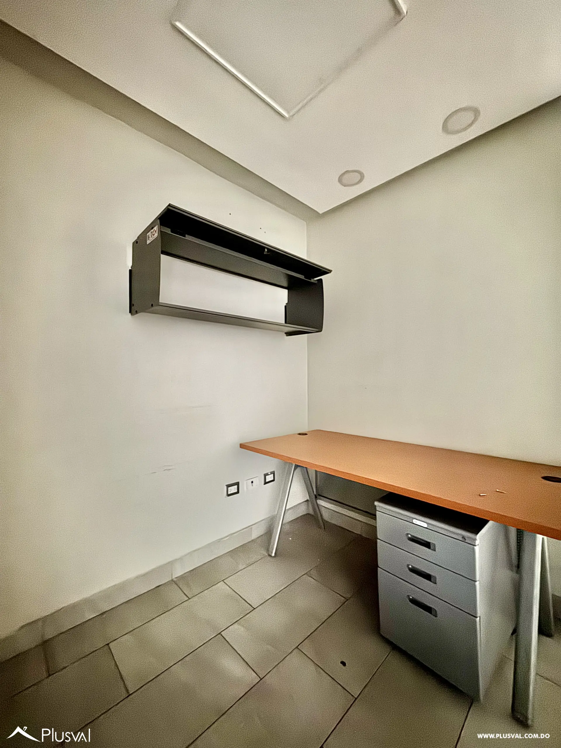 Alquilo Maravilloso Local Comercial en Esquina en Arroyo Hondo Viejo 512871