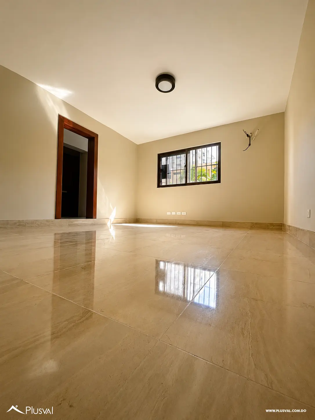 Casa en alquiler en Ensanche Paraíso | Uso residencial o comercial 520027