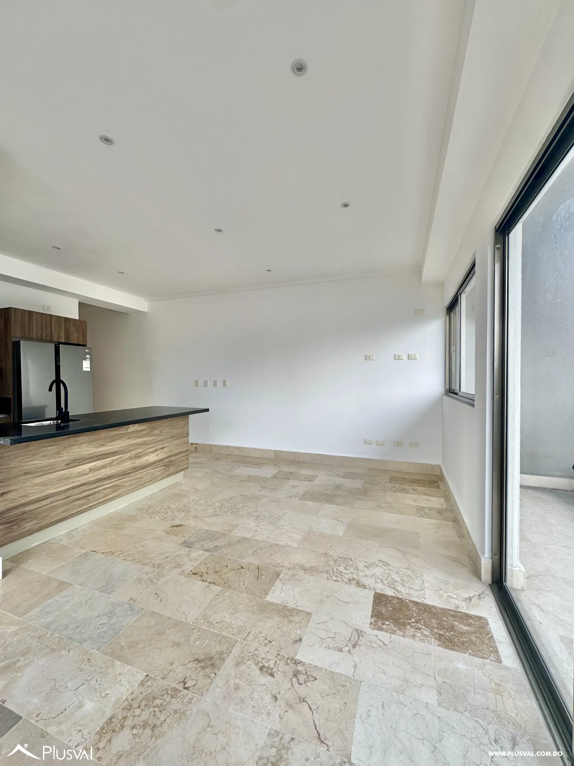 Alquilo Maravilloso Apartamento en  Piso Alto en el Corazon de Naco 527530