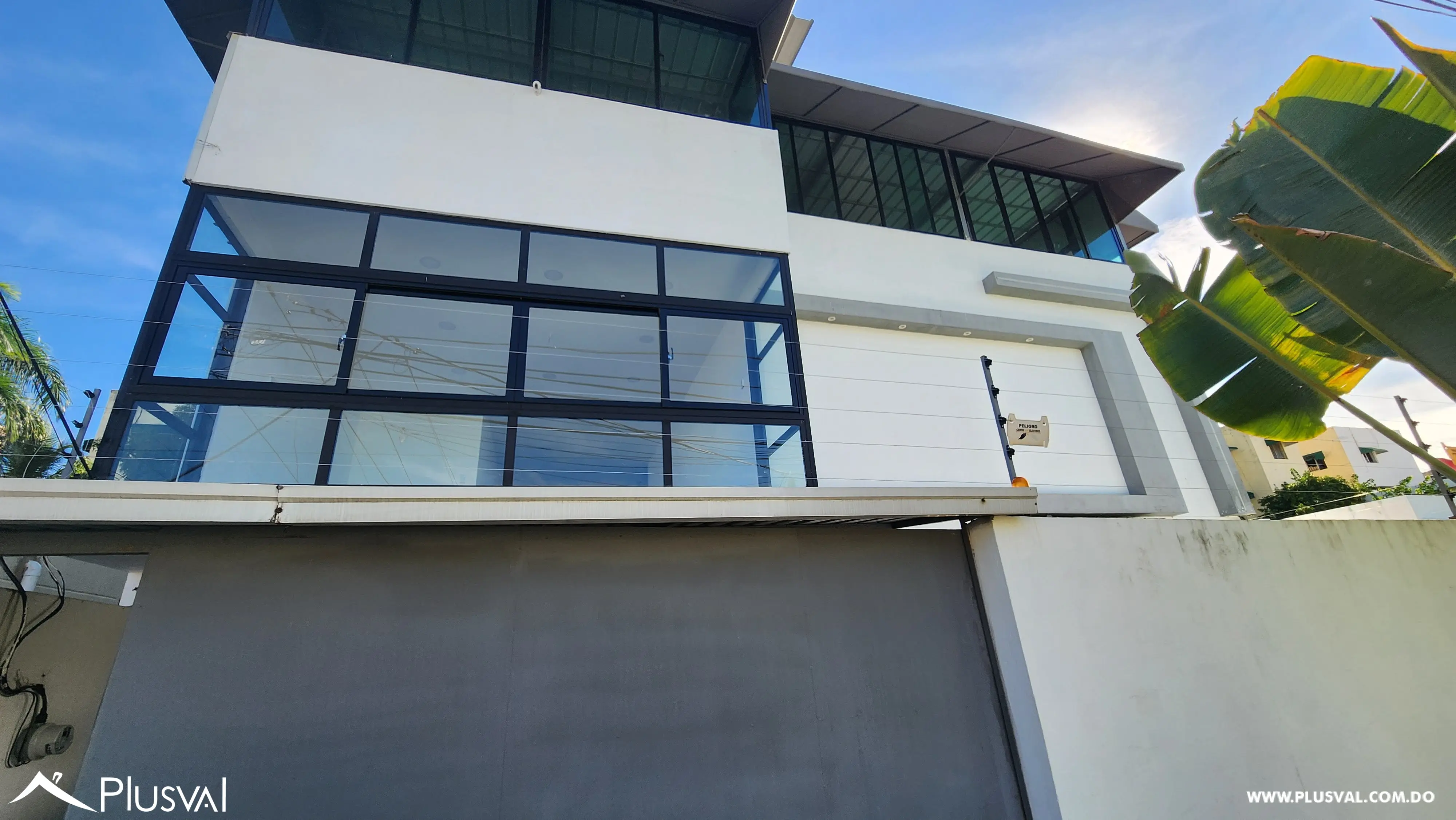 Se vende casa ideal para comercio y/o vivir. 473582