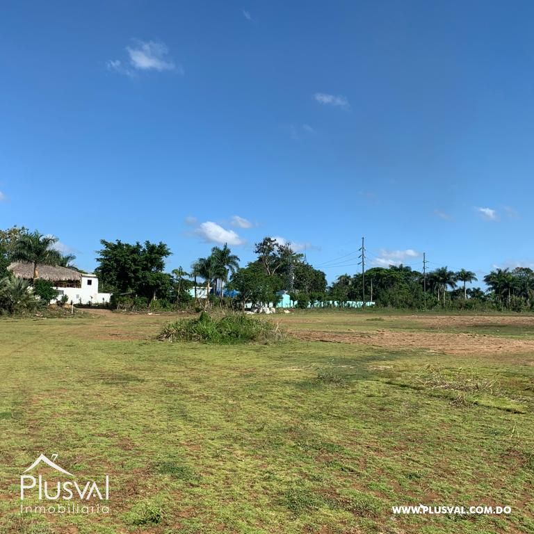 Solar en Venta con nave central en el Sector del Higuero 358177