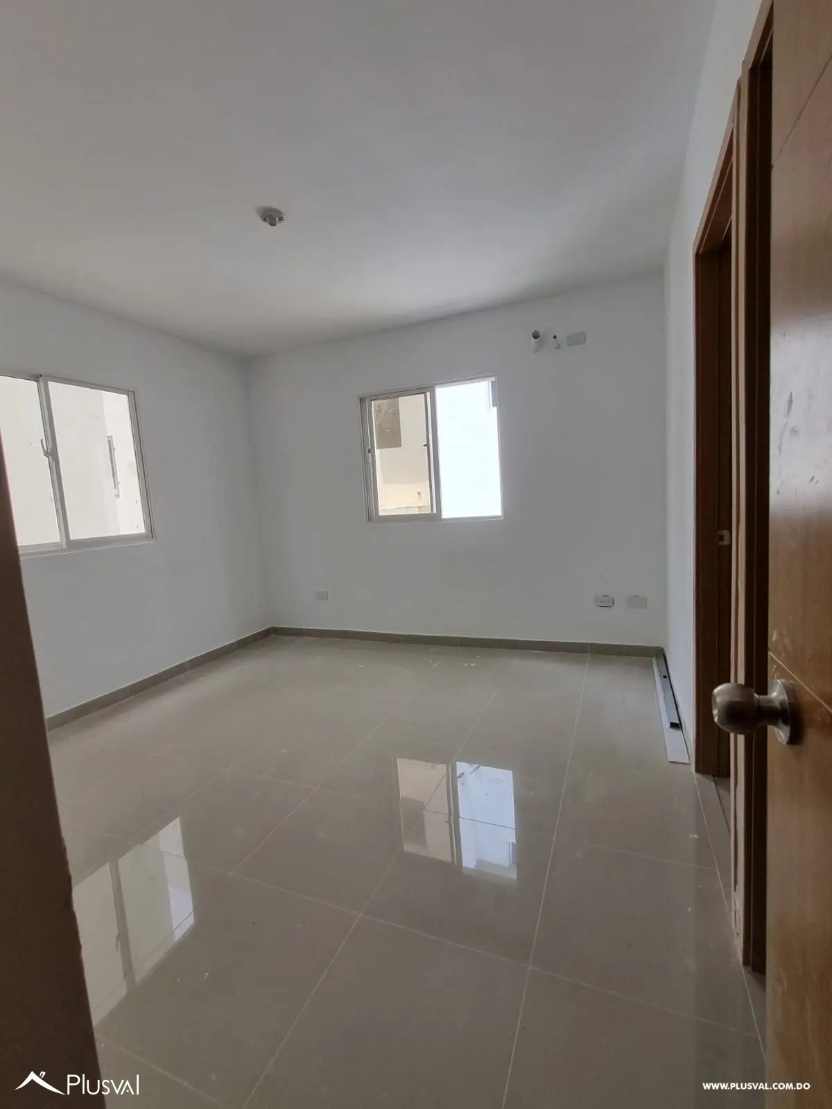 Apartamentos en la Jacobo Majluta con excelente área social 483896