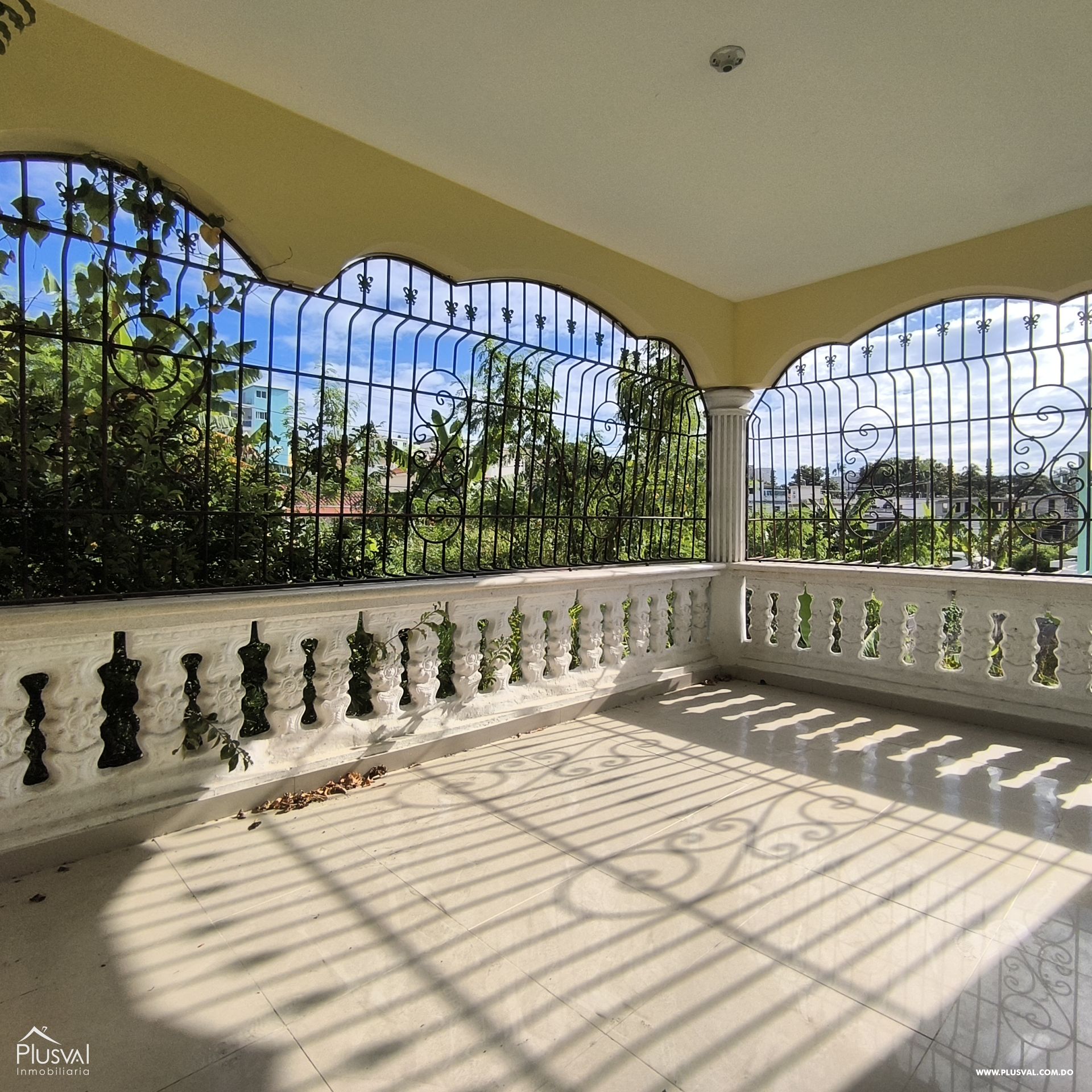 Casa en venta de dos niveles en Km 14 Autopista Duarte 422750