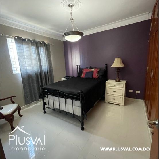 Amplio apartamento en venta, en zona tranquila de Santiago. 287017