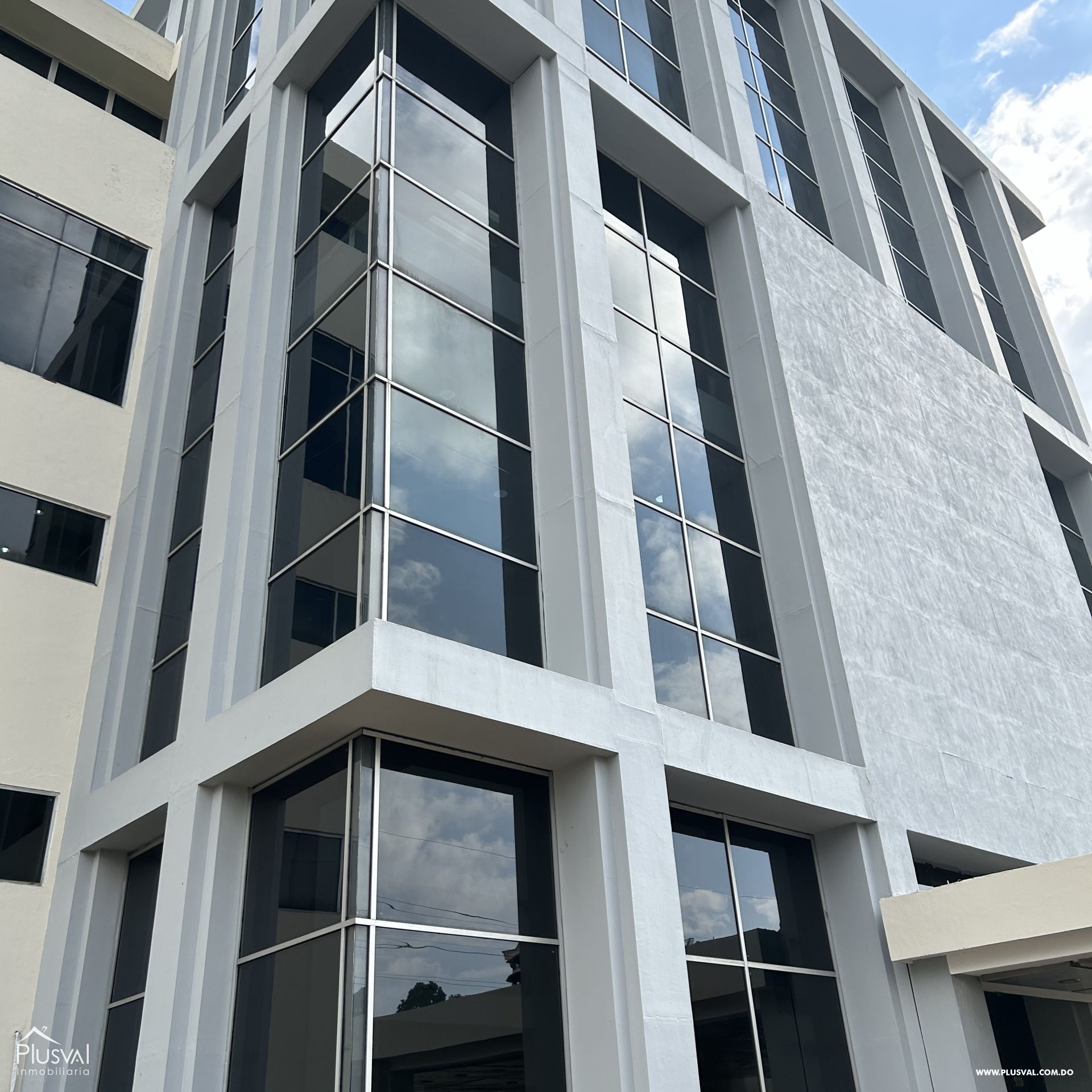 Alquiler de local comercial en Edificio Corporativo de Naco 411430