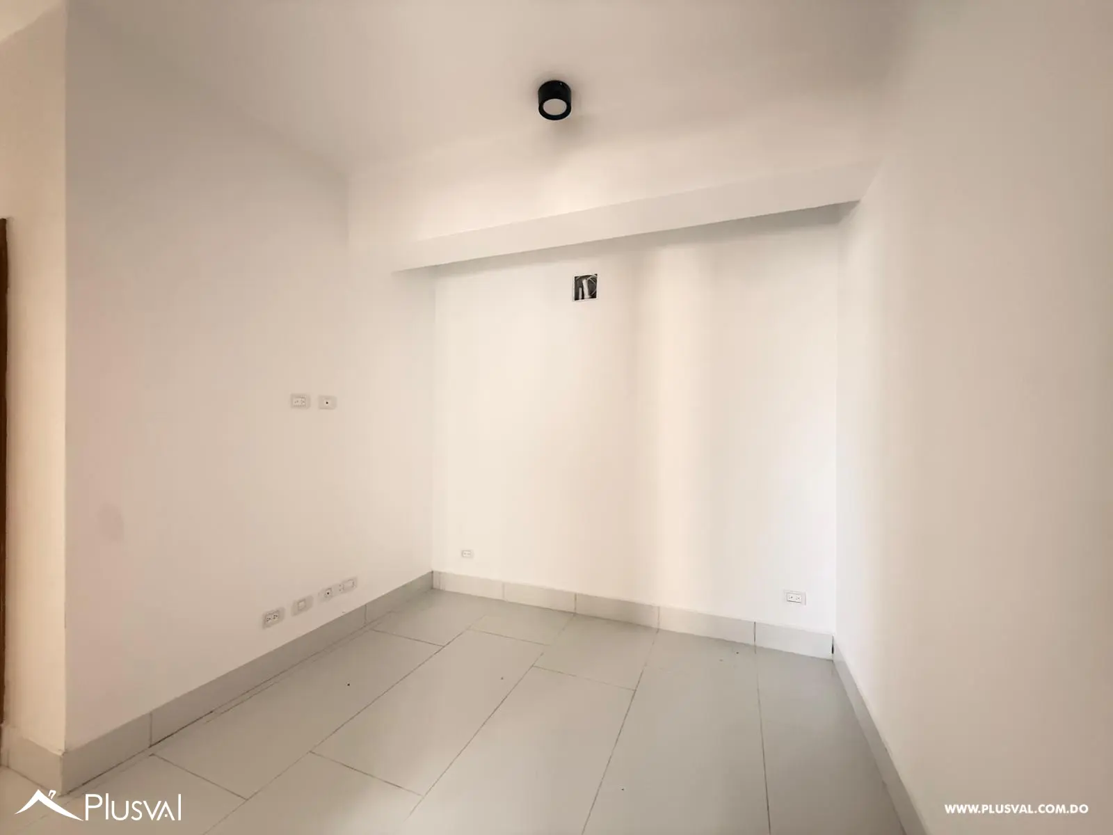 Exclusivo apartamento con balcón tipo terraza en alquiler en Alma Rosa I 478753