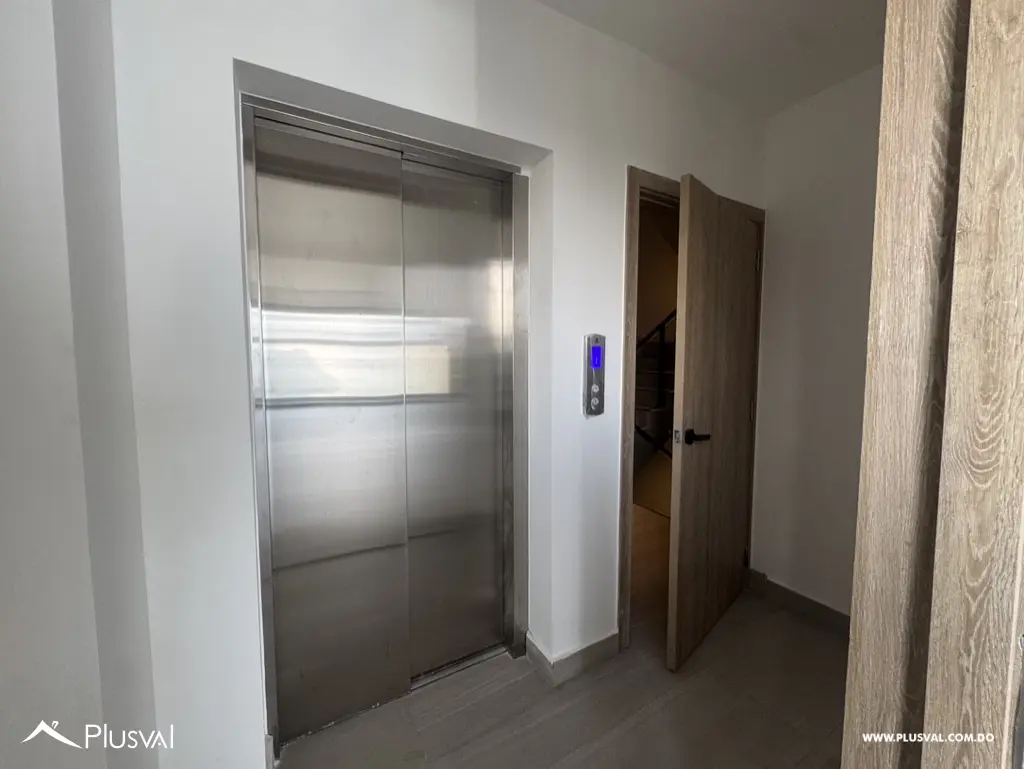 Apartamento de 2 habitaciones en alquiler en el exclusivo sector La Esmeralda. 469509