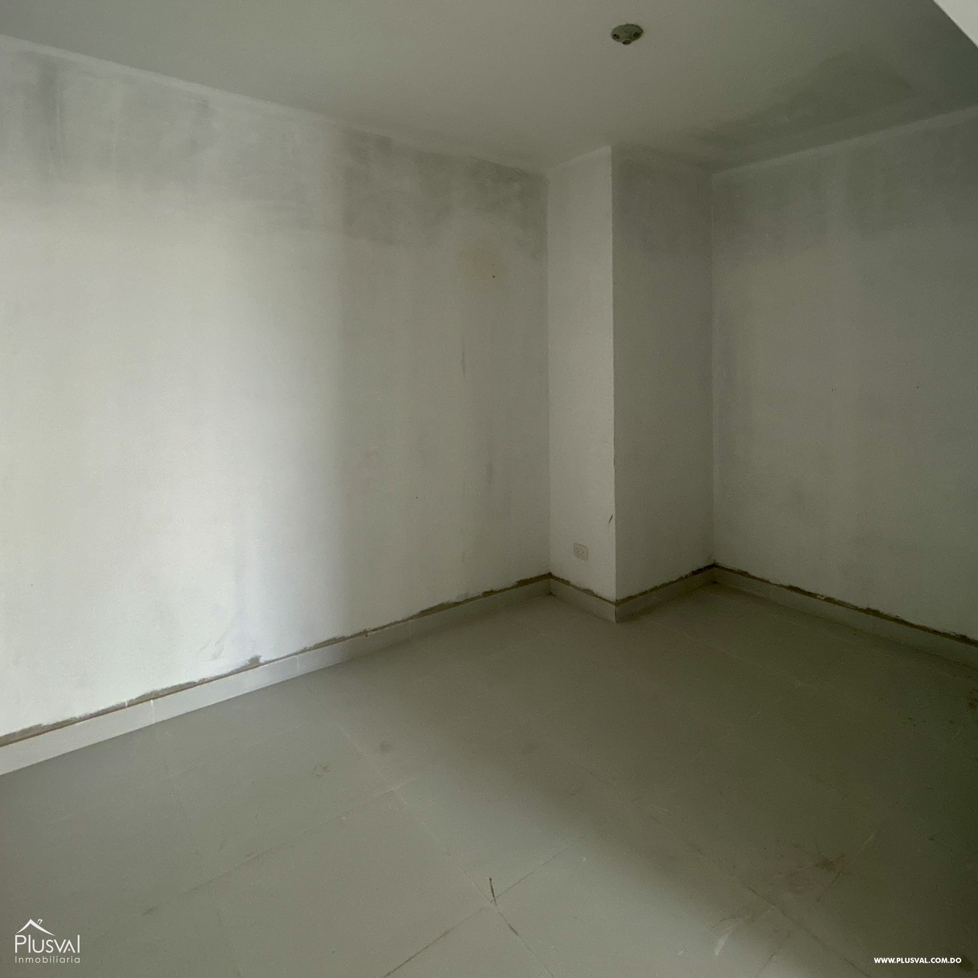 Apartamento en venta de 3 habitaciones y 3 parqueos en Mirador Norte. 492436