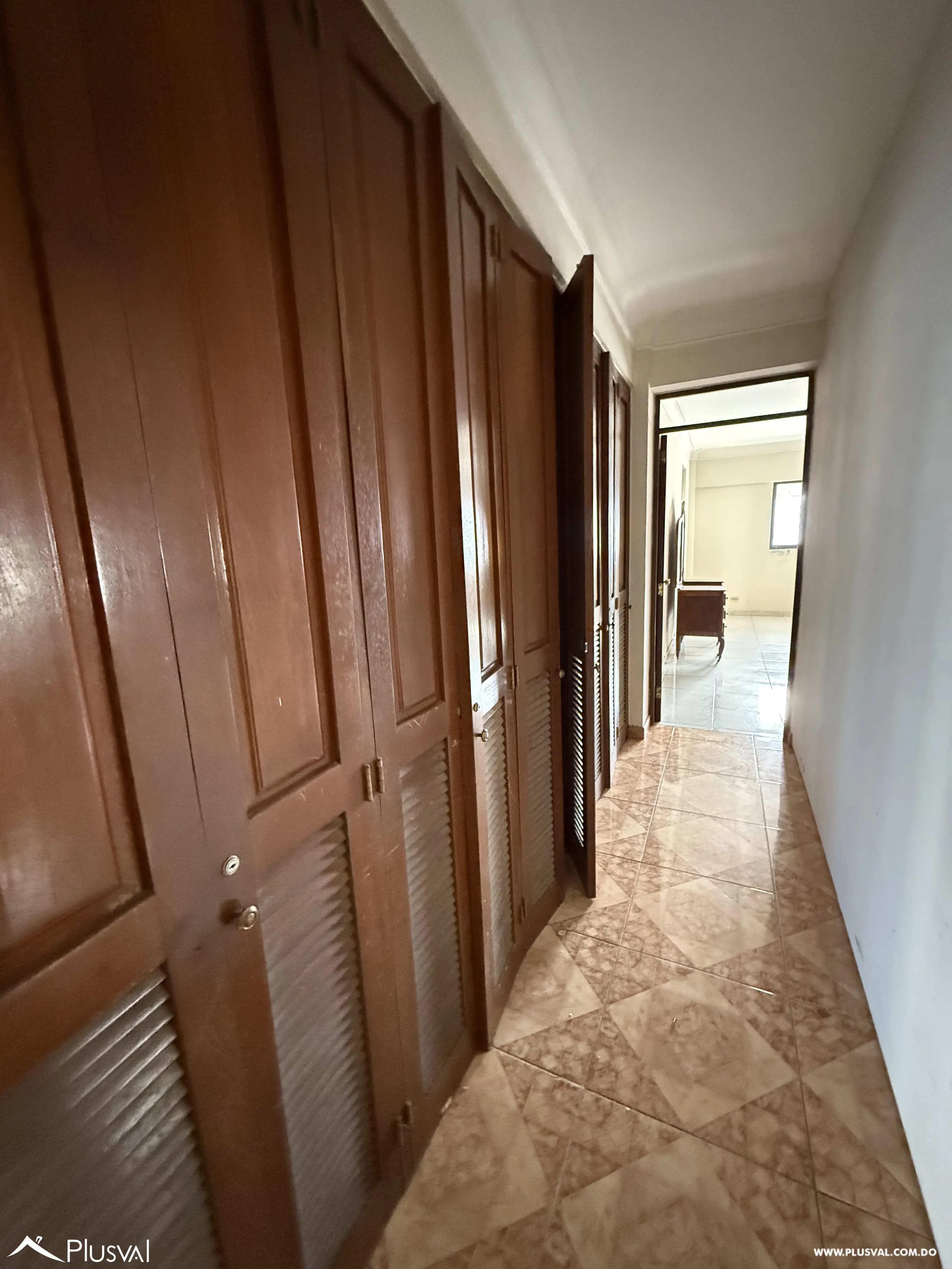 Apartamento en venta en Naco, piso 7 (para remodelar) 487342