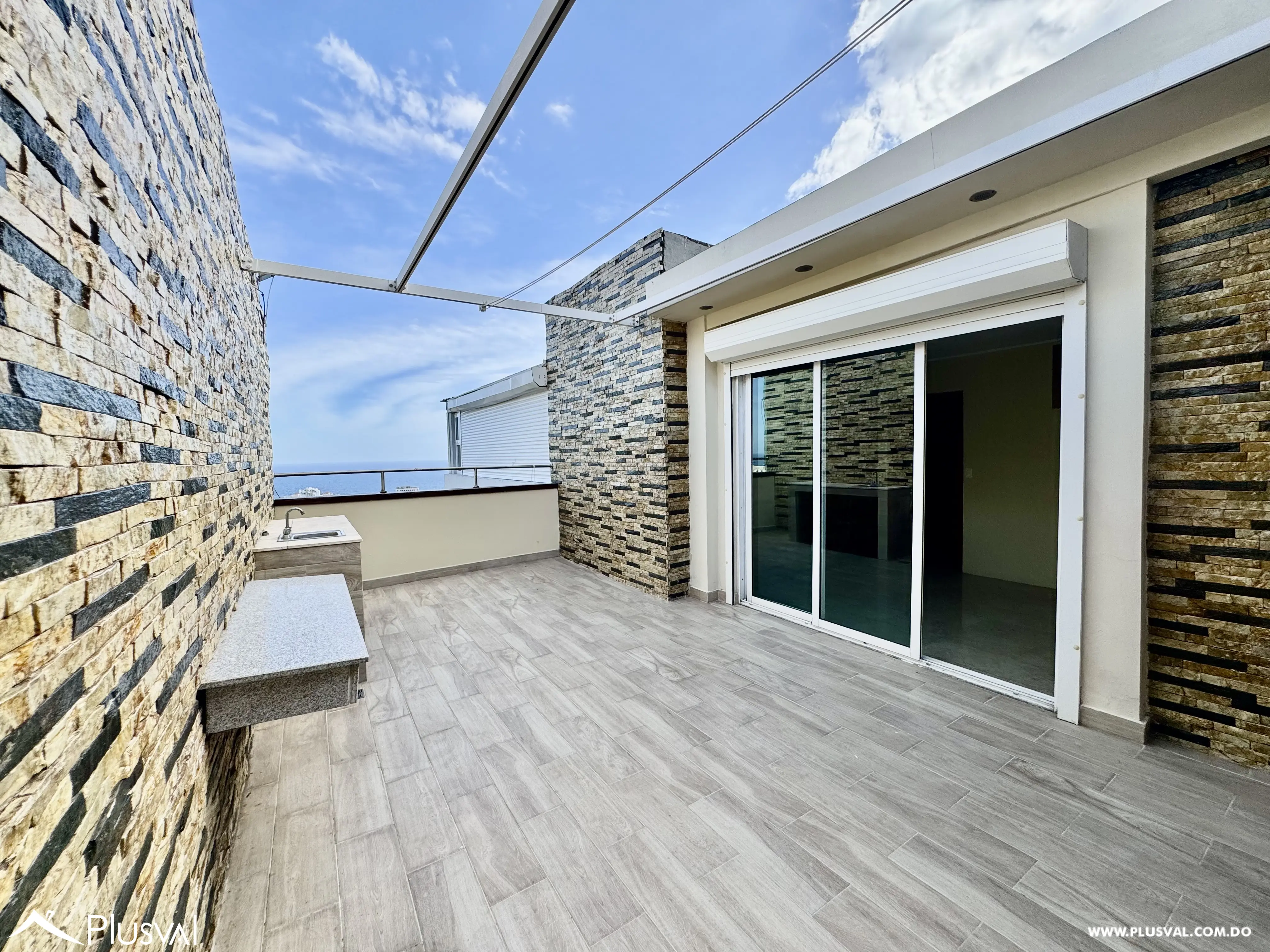 Vendo Amplio y Maravilloso Pent House en una de las Zonas mas Exclusivas de La Esperilla 490616