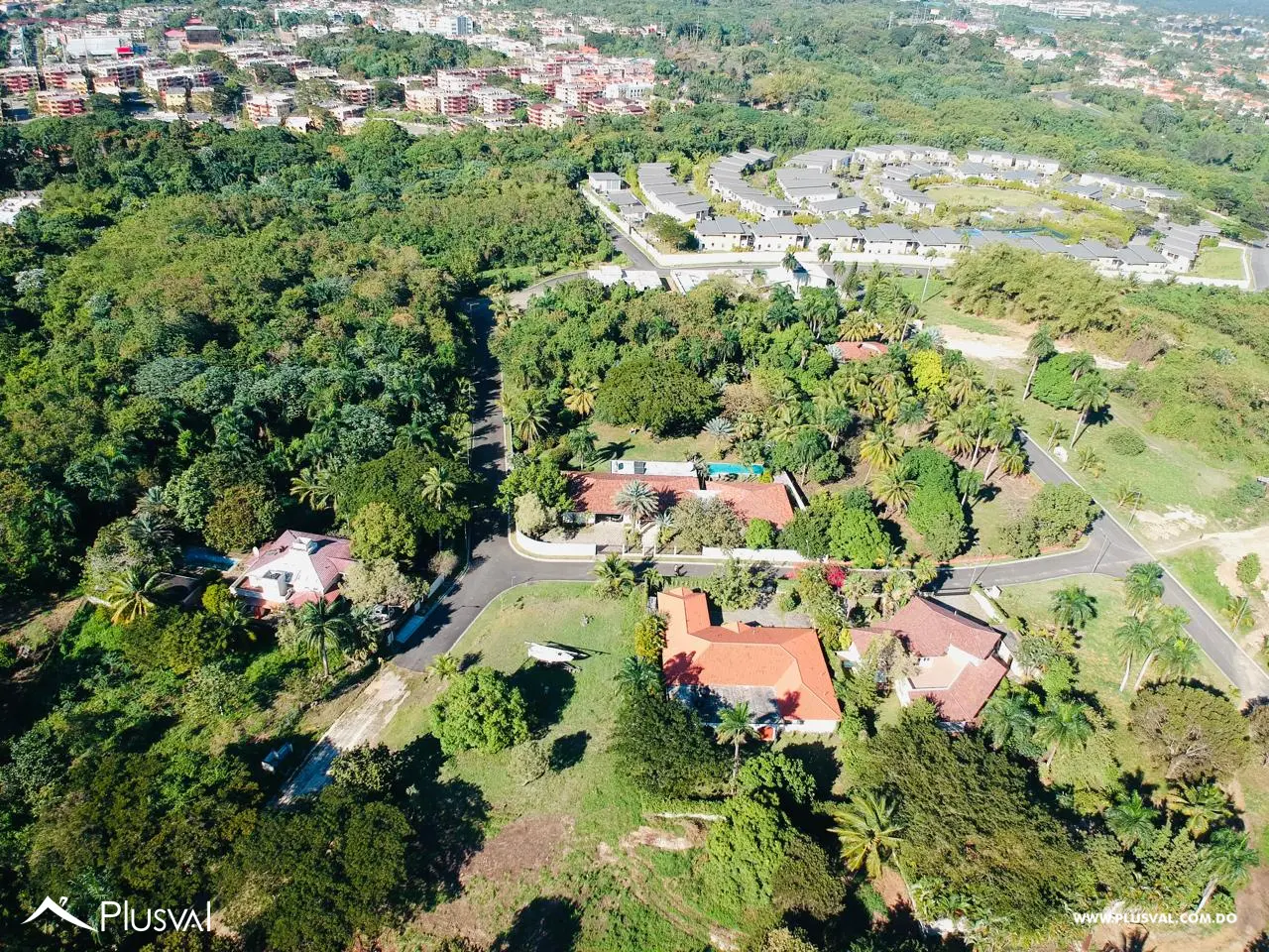 Vendo Excelente Solar en Residencial Los Bambúes -Altos de  Arroyo Hondo III 457124