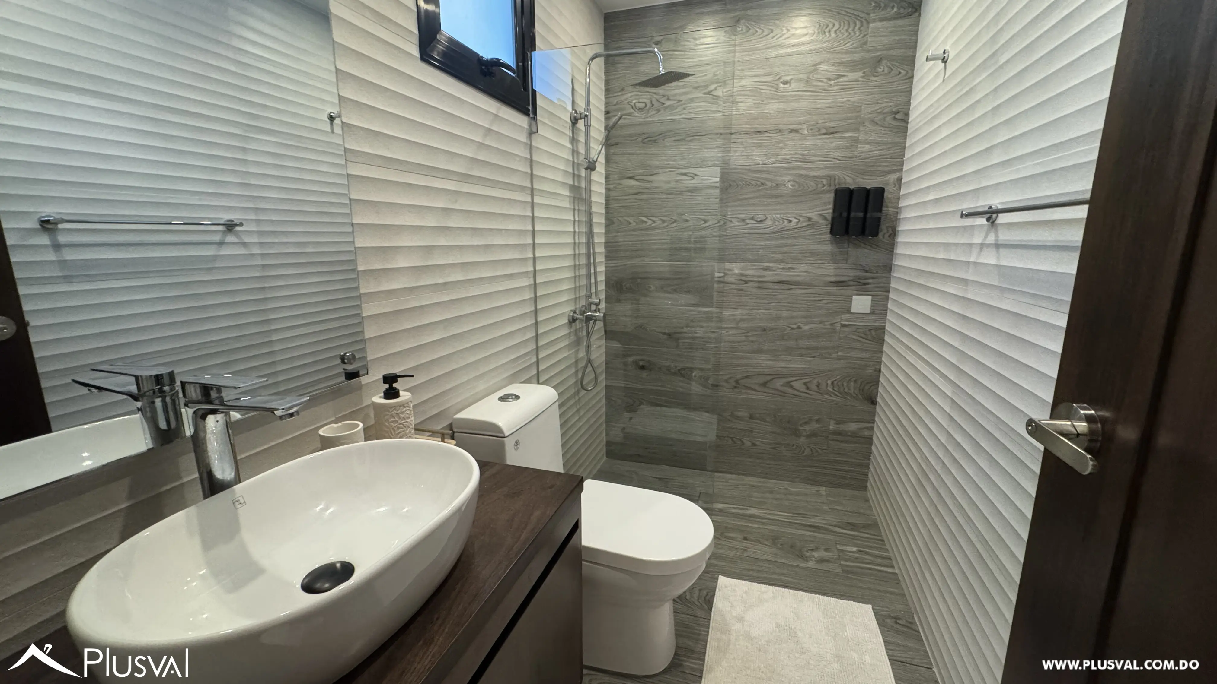 Apartamento amueblado de 1 habitación en venta en La Esmeralda, Santiago 536736
