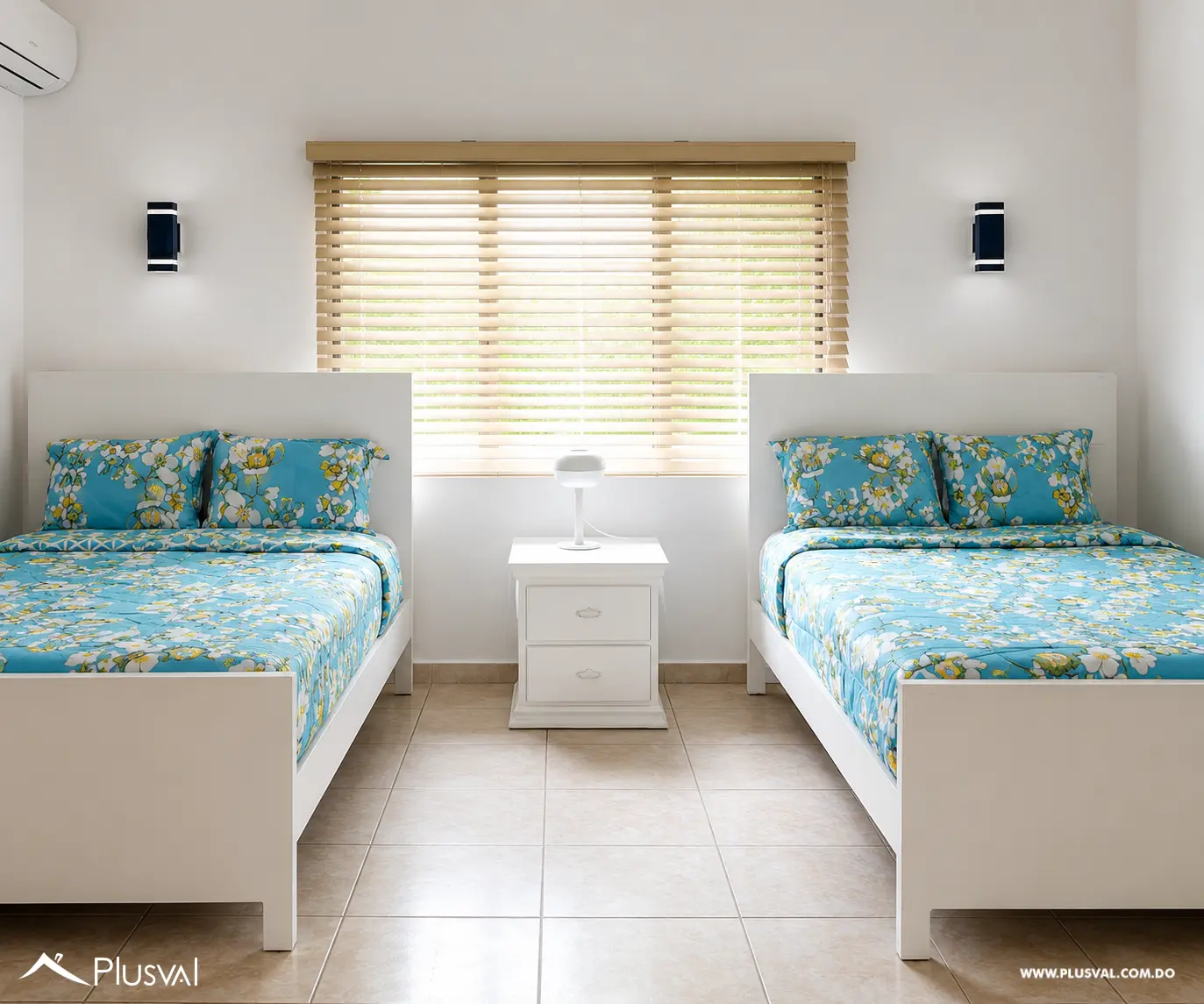 Villa Amueblada en Venta con Jacuzzi y Vista al Campo de Golf en Metro Country Club 504769