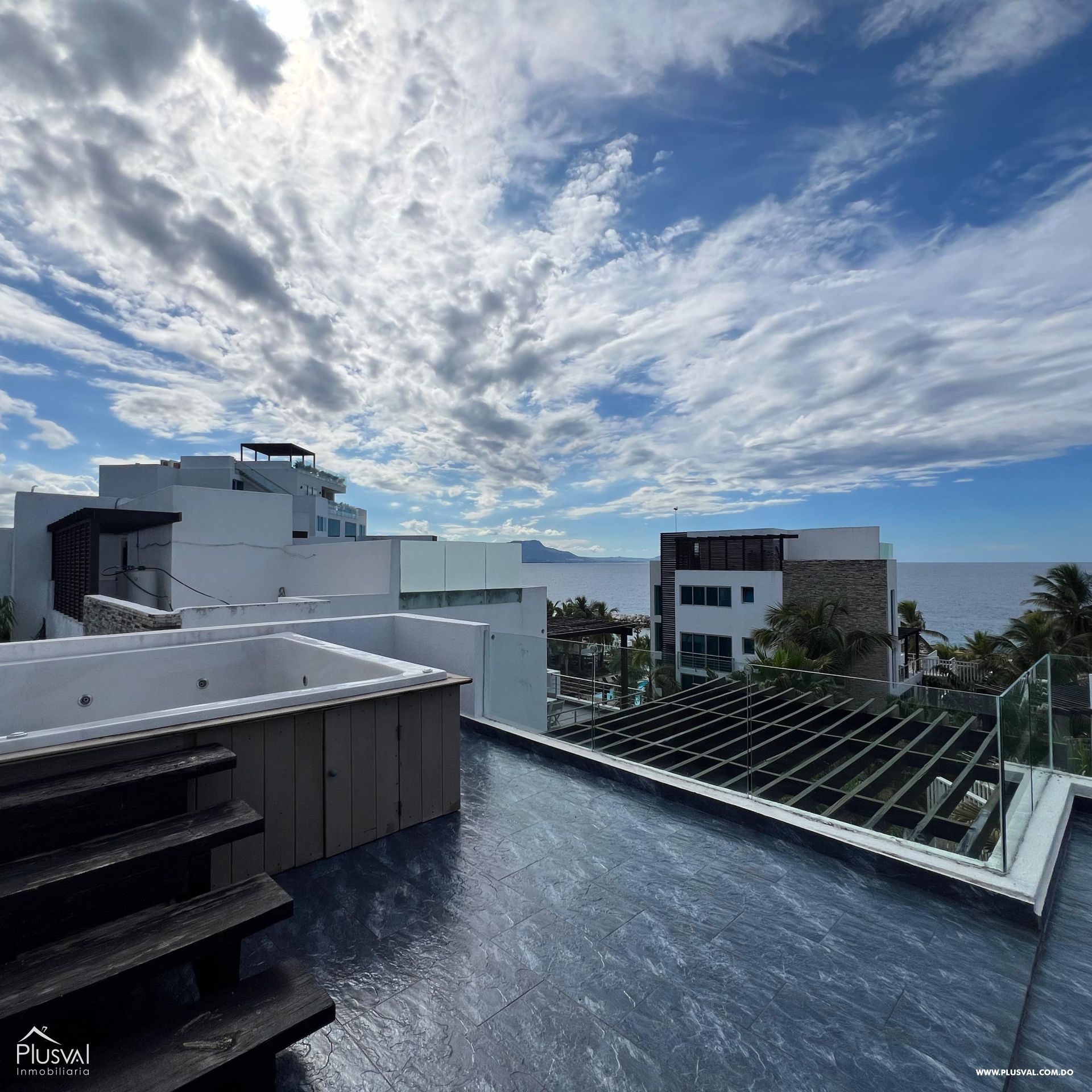 Lujoso Penthouse con vista al mar en proyecto exclusivo. 408515