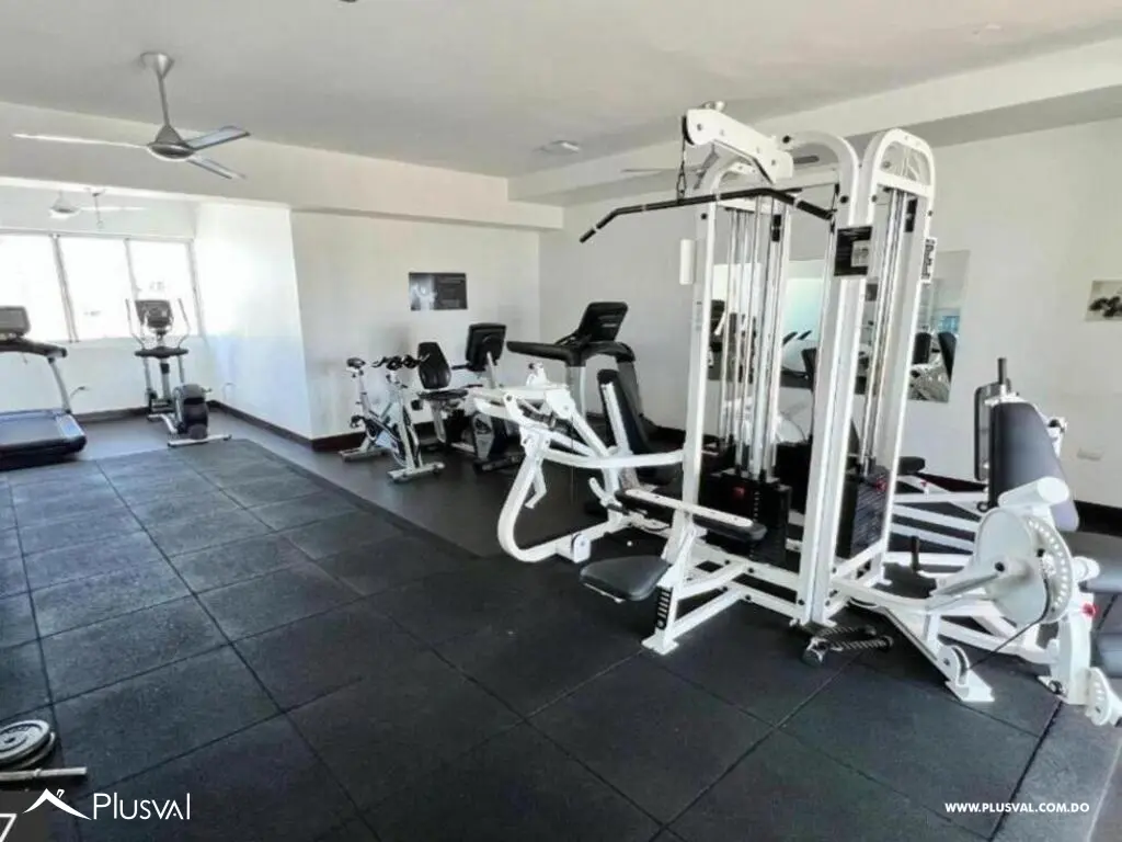 Se alquila amplio apartamento de 3 habitaciones y 2 parqueos. 469419