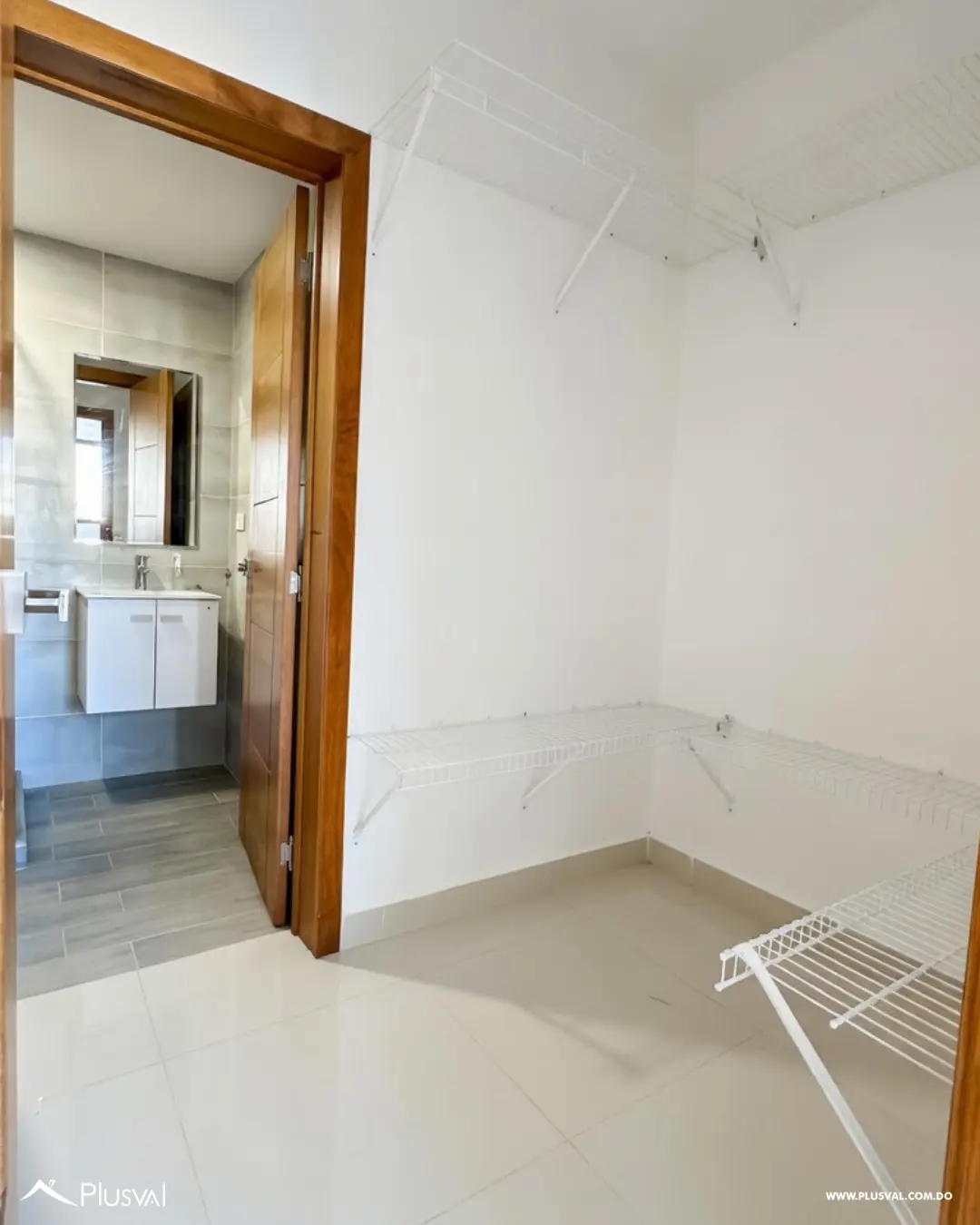 Moderno apartamento de 1 habitación en Renacimiento 491561