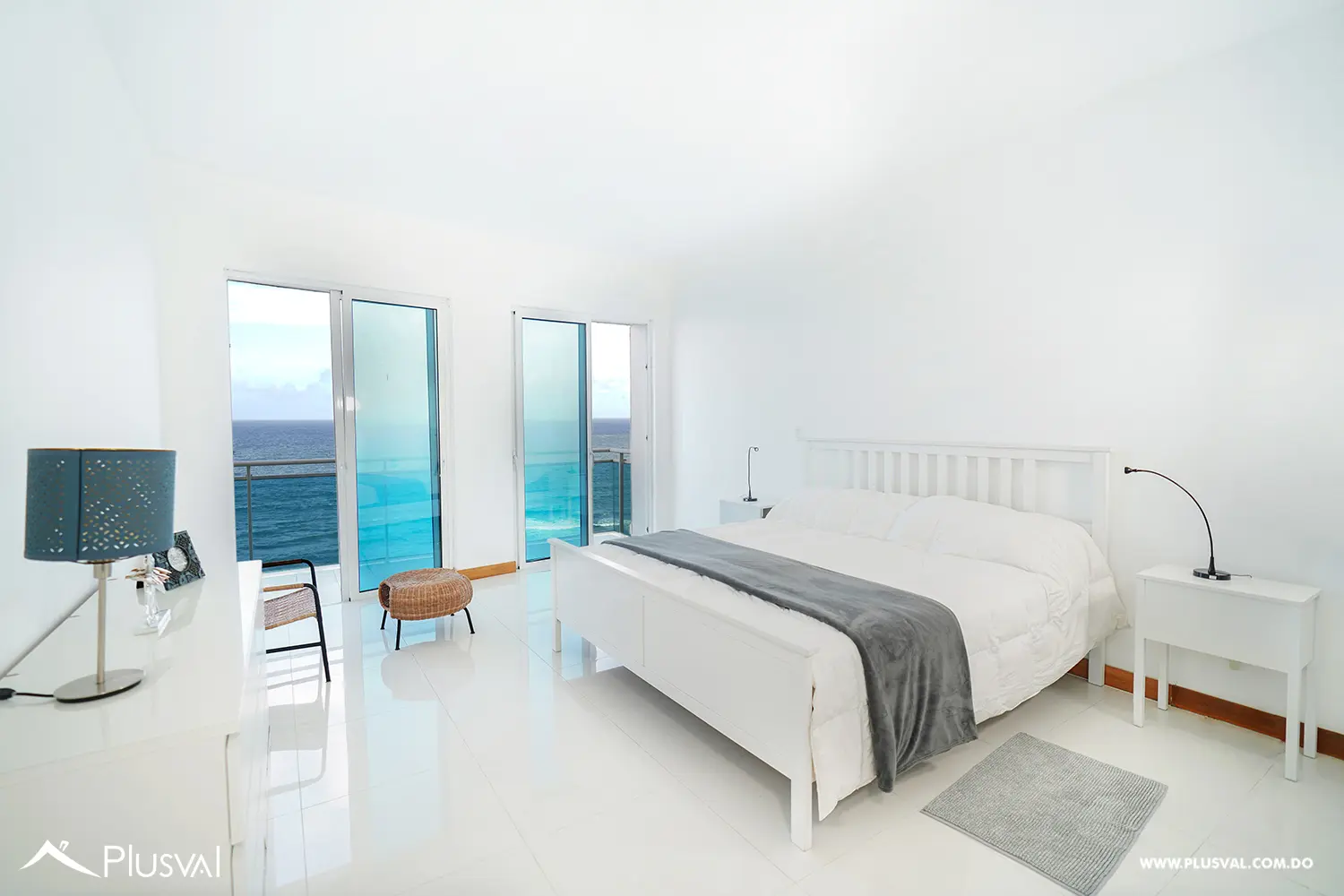 Amplio apartamento en alquiler amueblado en el Malecón 526259