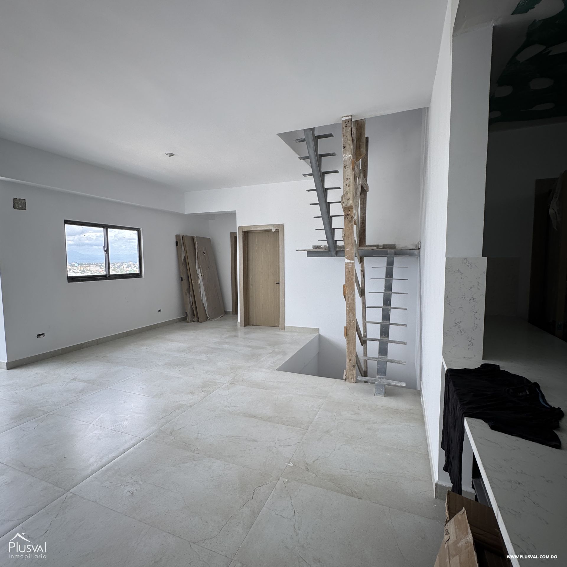 Penthouse Apartamento en venta de 2 habitaciones en Evaristo Morales 434038