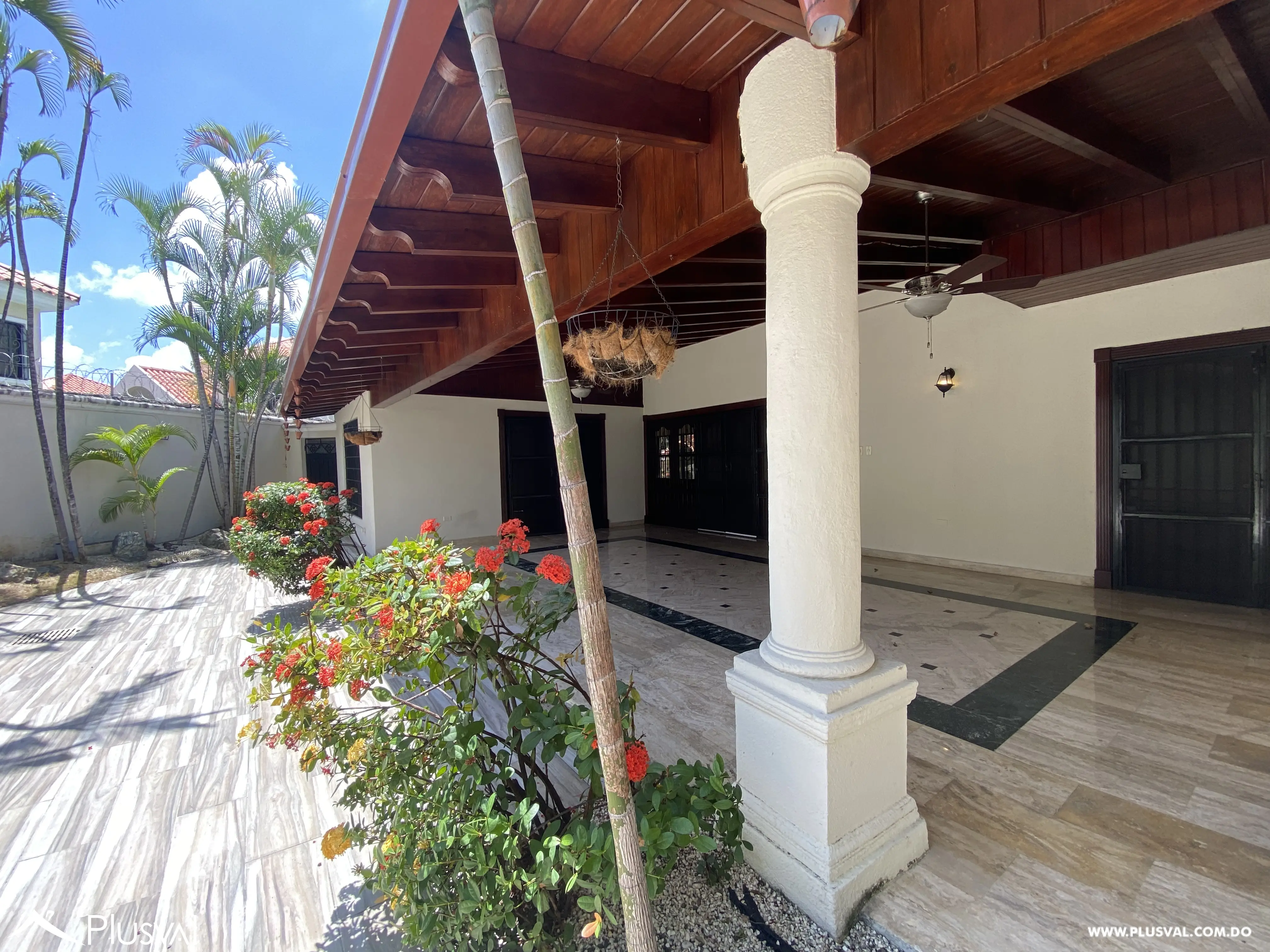 Alquilo Excelente Casa Residencial en Las Praderas 455479