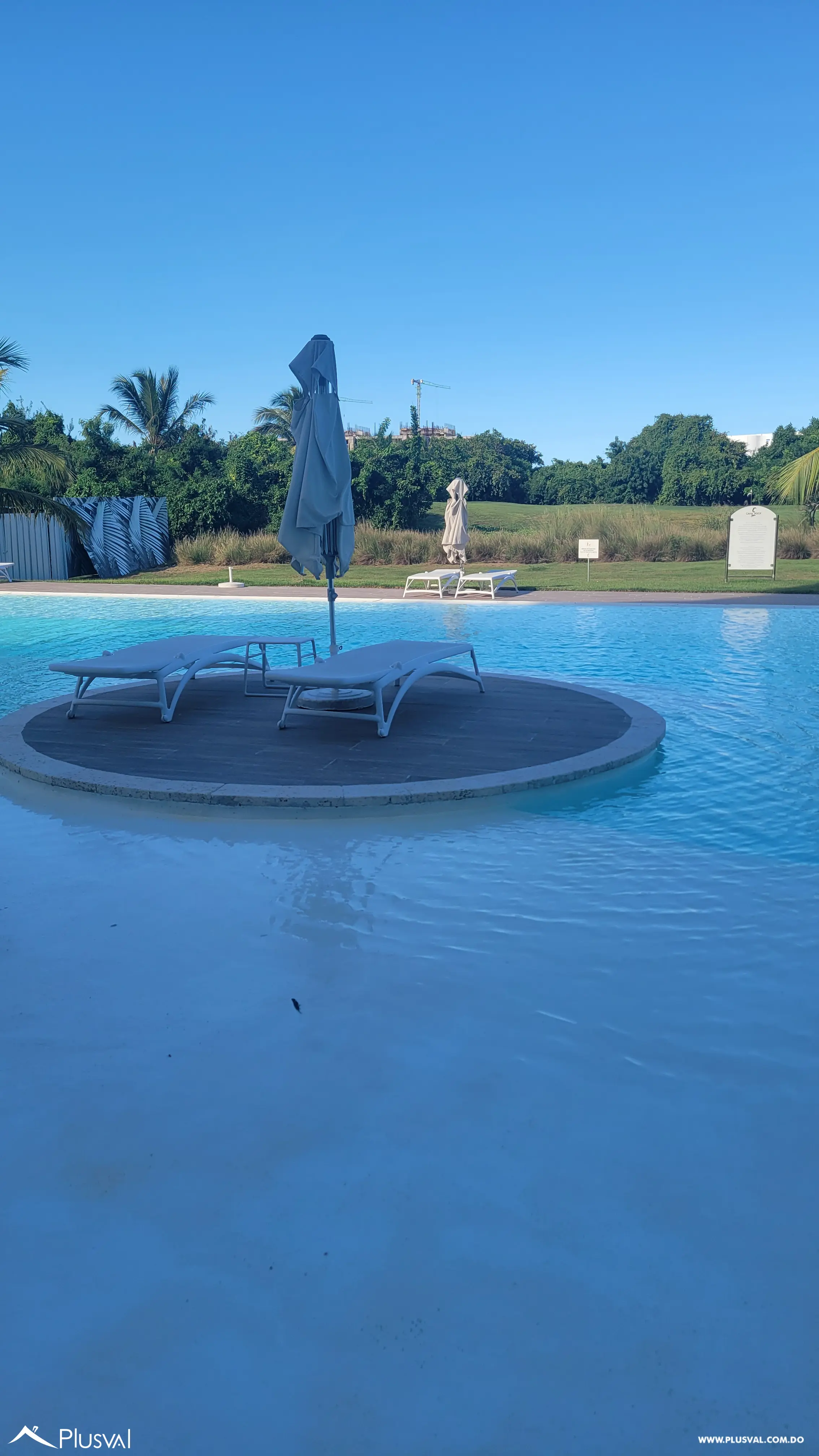 Venta de moderno apartamento amueblado en Cana Rock con acceso directo a Piscina 465300