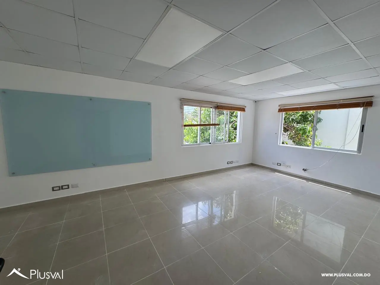 Local Para Oficina en Alquiler de 2 Niveles 472792