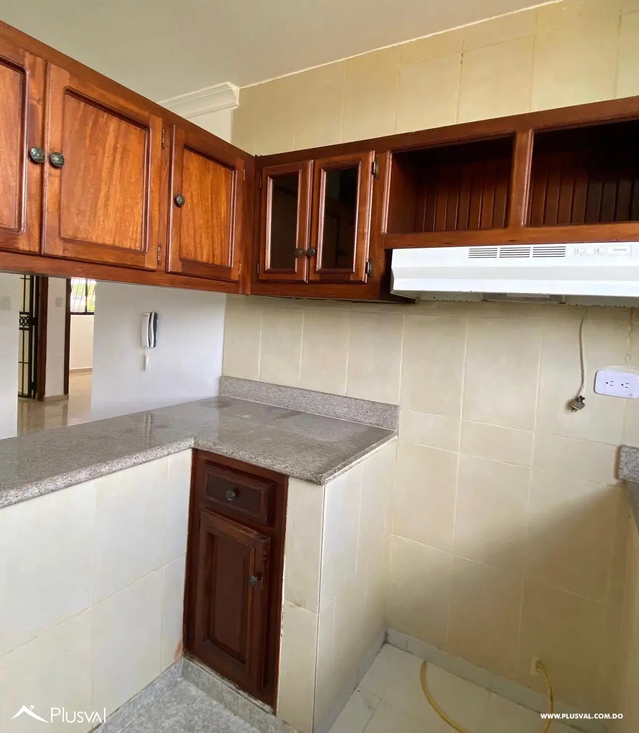 Apartamento en 3er Nivel Espacioso y en Alquiler en la Esmeralda, Santiago de los Caballeros 485359