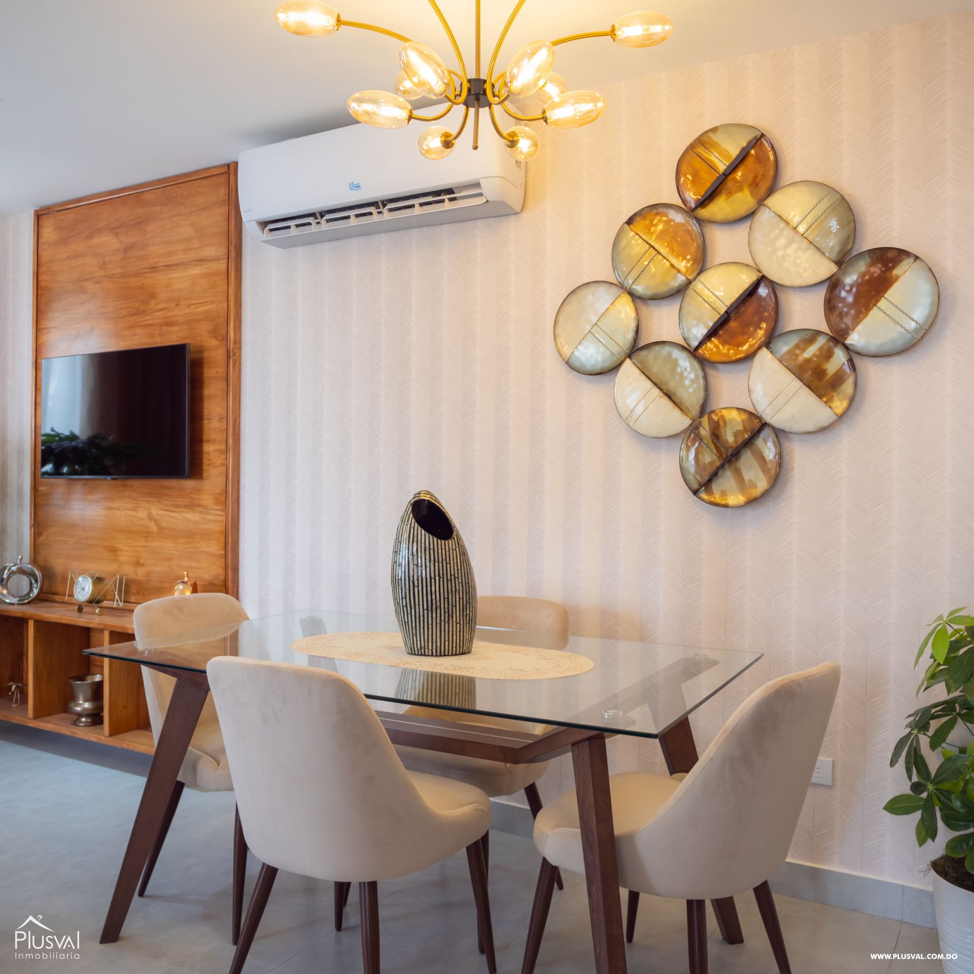 Apartamento en alquiler a corto plazo en Piantini. 215916