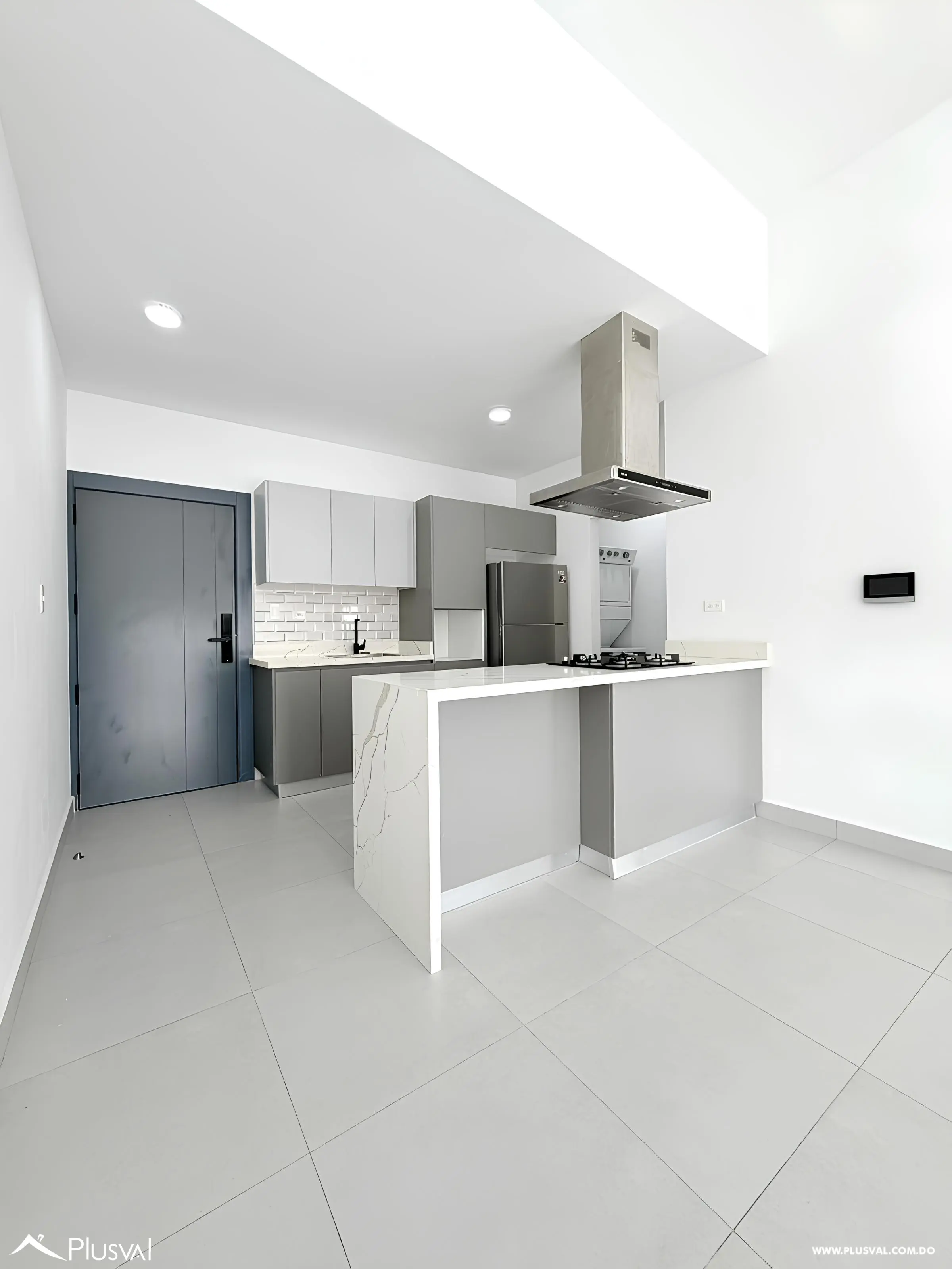 Se alquila Apartamento piso alto con LB completa 520873