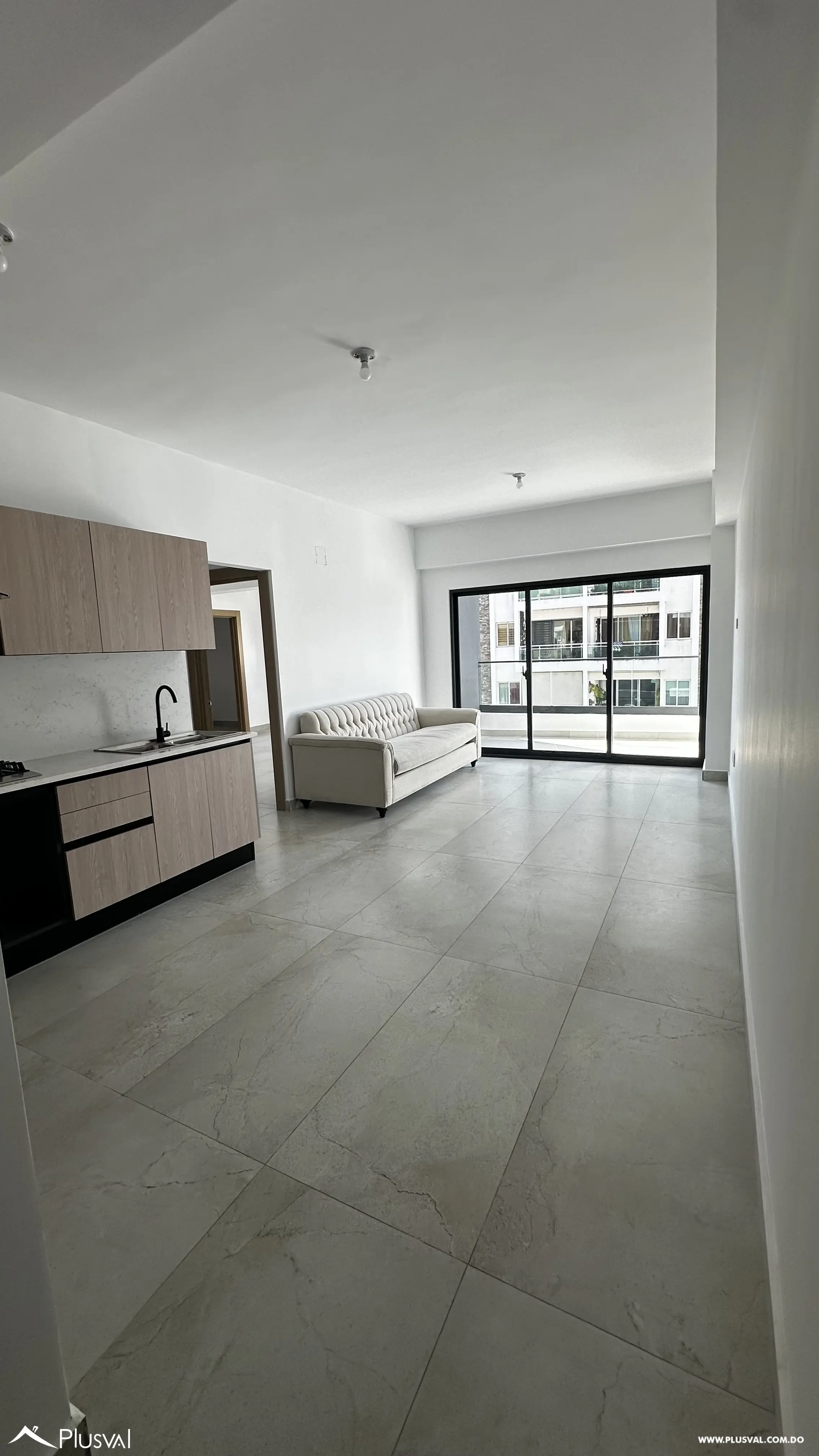 Apartamento en alquiler de 2 habitaciones en Evaristo Morales 498838