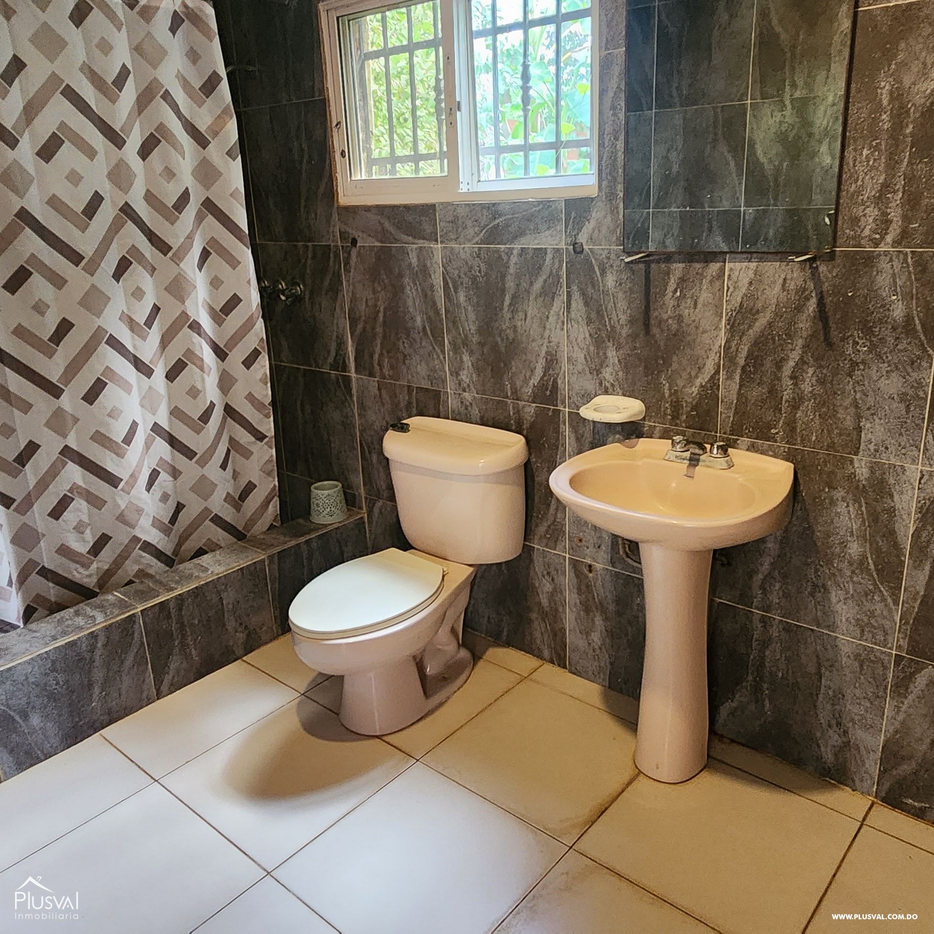Amplia Villa en Juan Dolio 403997